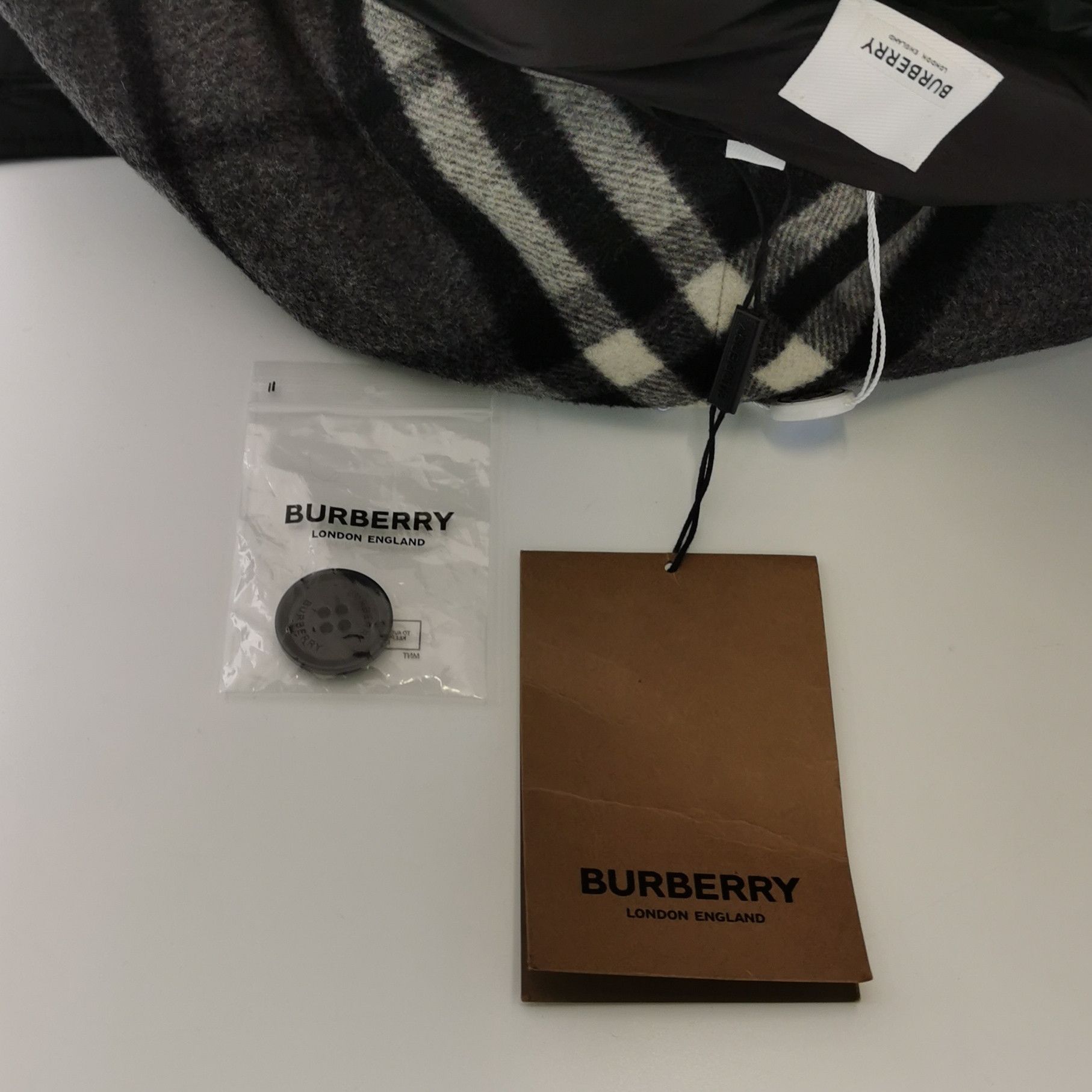 Burberry Burberry Logo Patch Hooded Puffer Jacket XL Size US XL / EU 56 / 4 - 5 Thumbnail