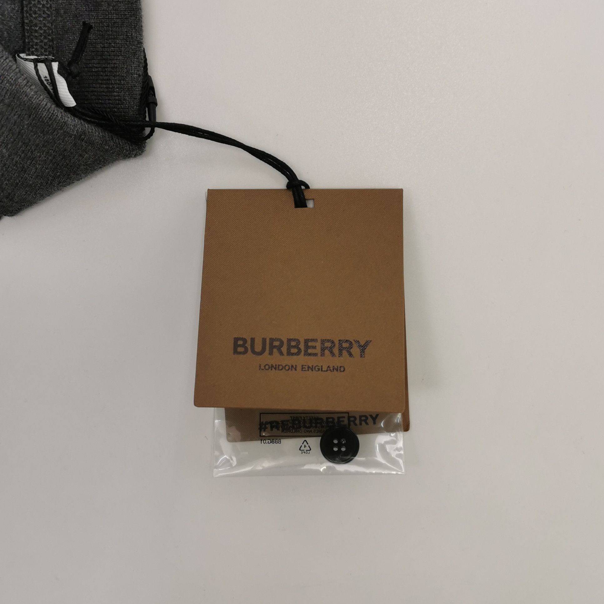 Burberry Burberry London Embroidered Logo Polo Shirt Size S Size US S / EU 44-46 / 1 - 3 Thumbnail