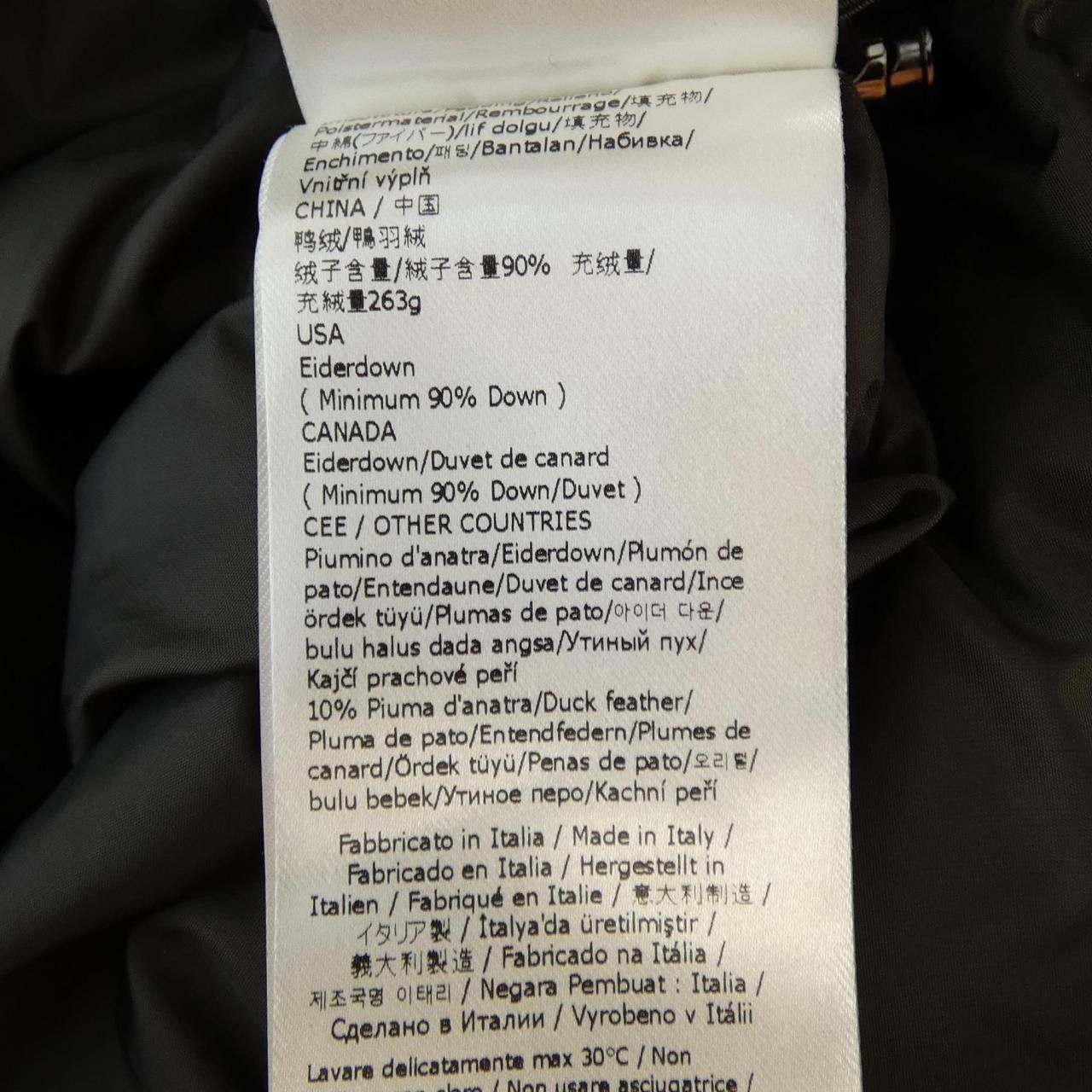 Fendi Fendi Fendi Down Jacket Textile Outerwear FAA946ATN4 DUTY FREE for USA Size ONE SIZE - 5 Thumbnail
