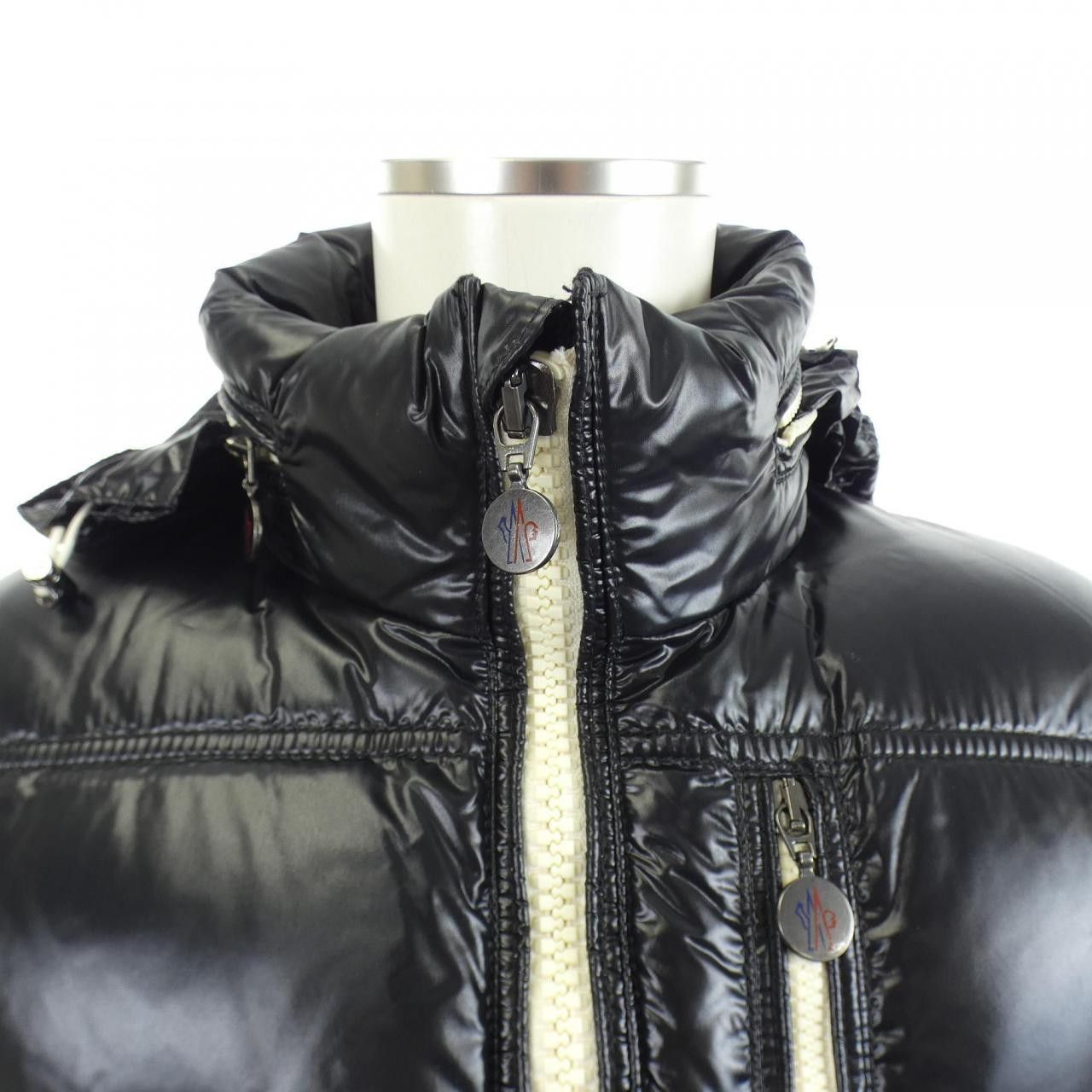 Moncler Moncler Moncler ERIC Down Jacket Textile Outerwear 41321/60 DUTY FREE for USA Size ONE SIZE - 5 Thumbnail