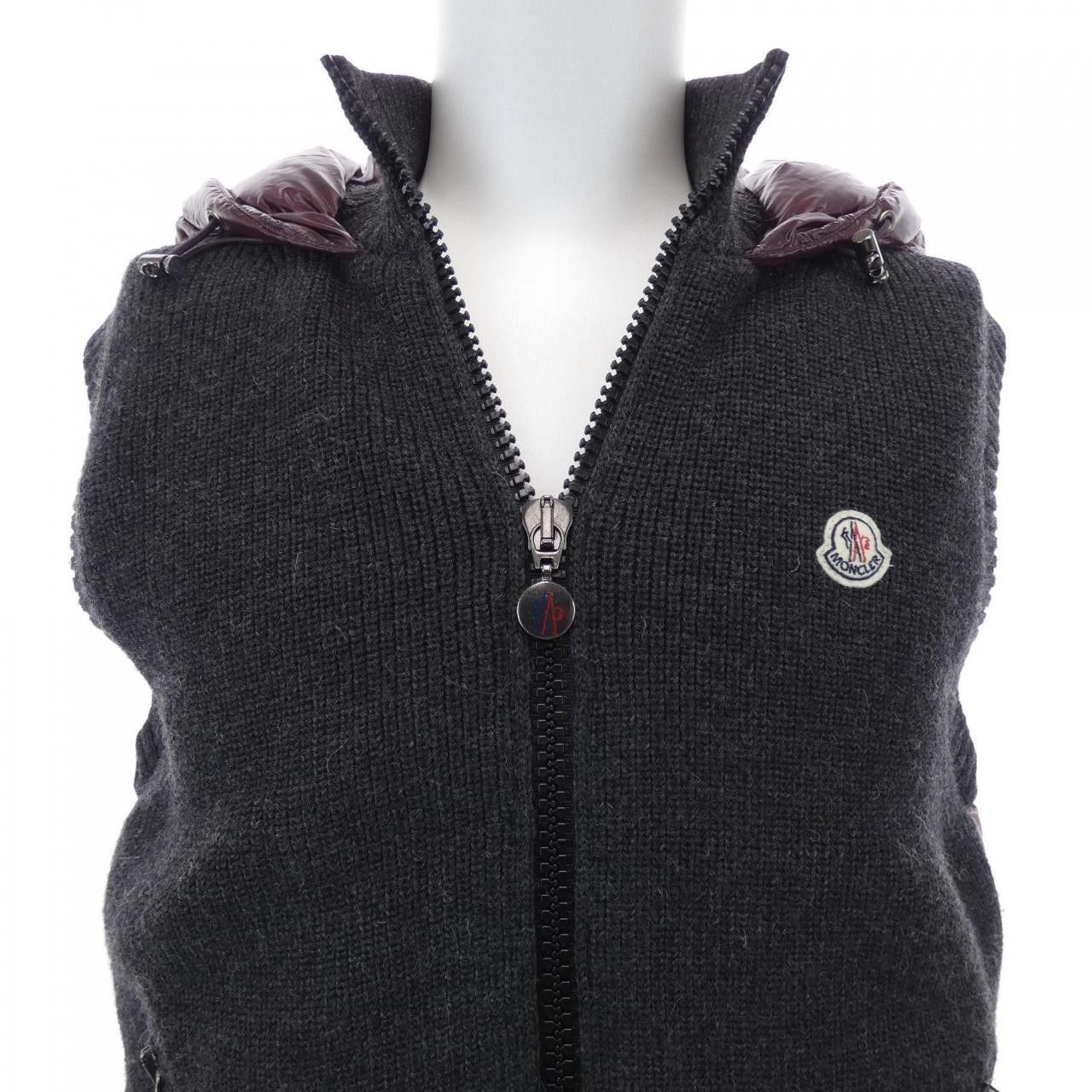 Moncler Moncler Moncler Down Vest Textile Outerwear 20919436800 DUTY FREE for USA Size ONE SIZE - 6 Thumbnail