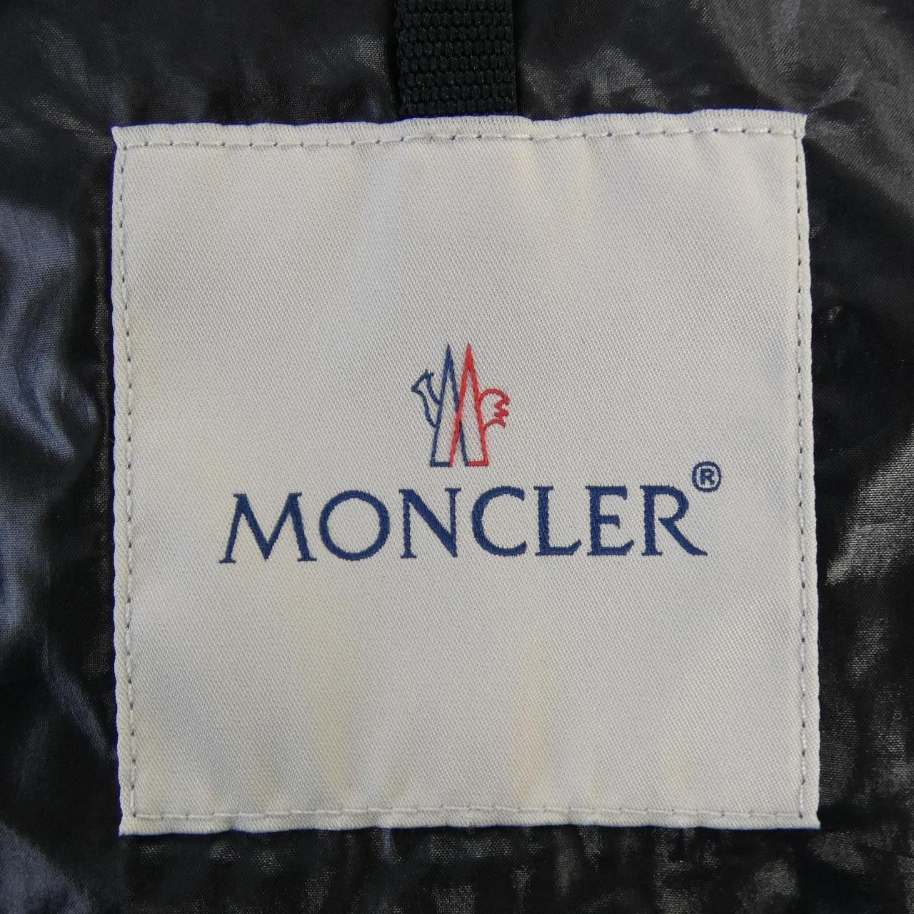 Moncler Moncler Moncler MONTCLA Down Jacket Textile Outerwear MONTCLA DUTY FREE for USA Size ONE SIZE - 5 Thumbnail