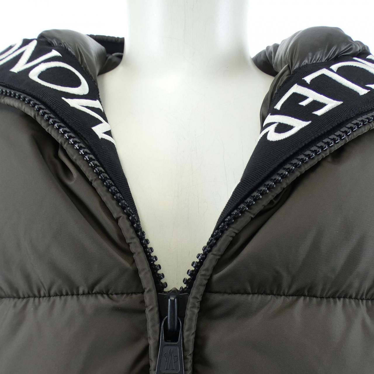 Moncler Moncler Moncler MONTCLA Down Jacket Others Outerwear MONTCLA DUTY FREE for USA Size ONE SIZE - 6 Thumbnail