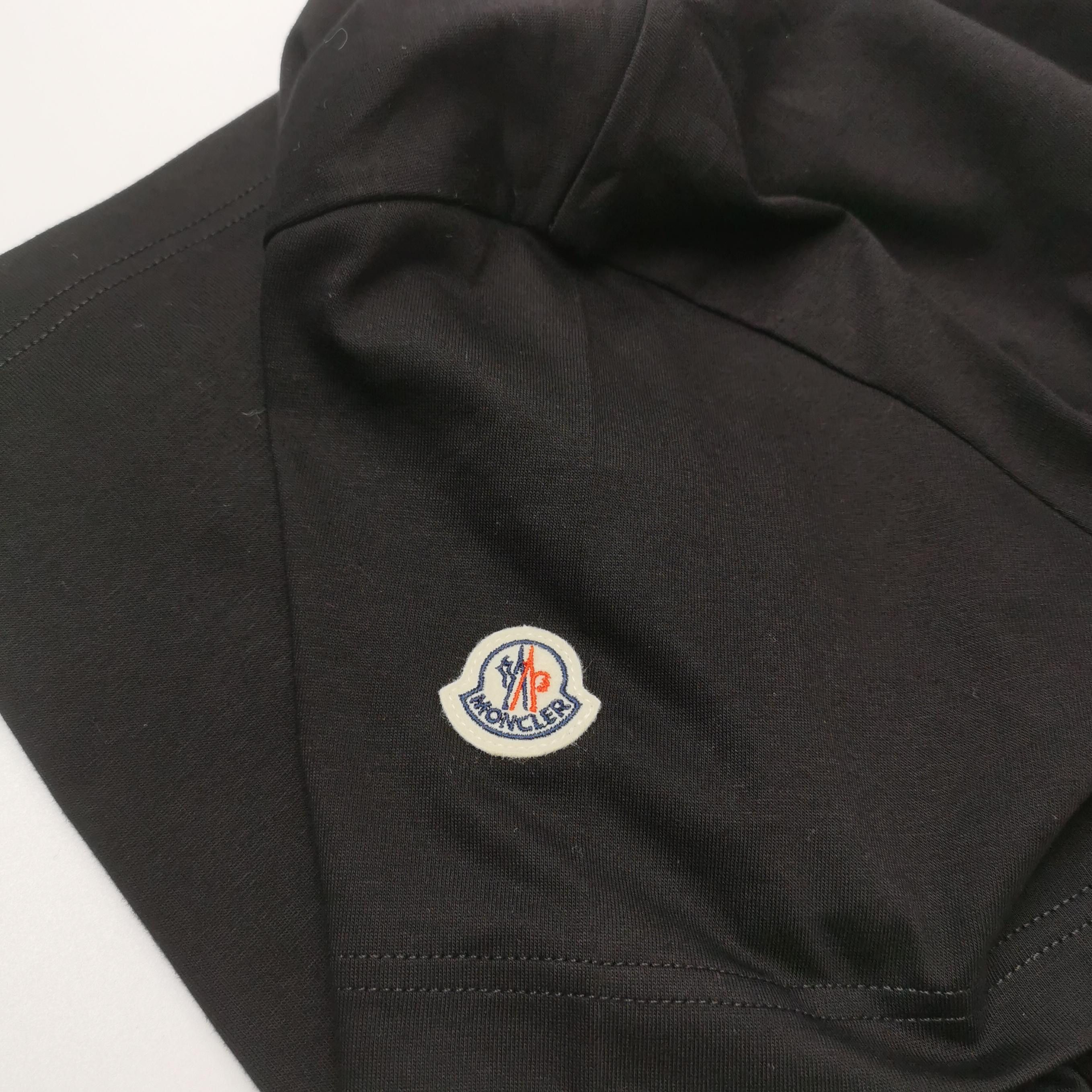 Moncler Moncler Plain Crewneck T-Shirt XL Size US XL / EU 56 / 4 - 3 Thumbnail