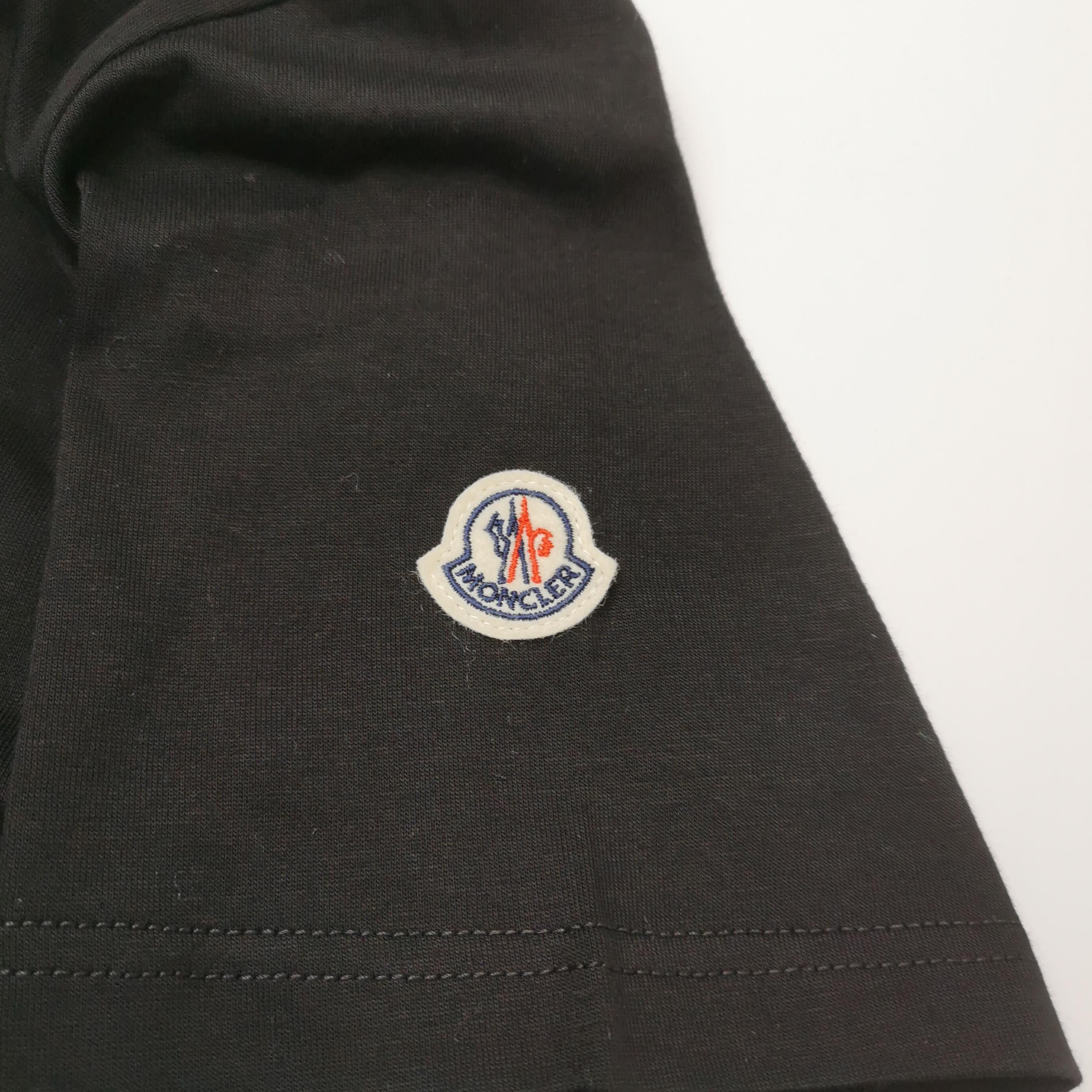 Moncler Moncler Logo Patch Short Sleeve T-Shirt Size L Size US L / EU 52-54 / 3 - 3 Thumbnail