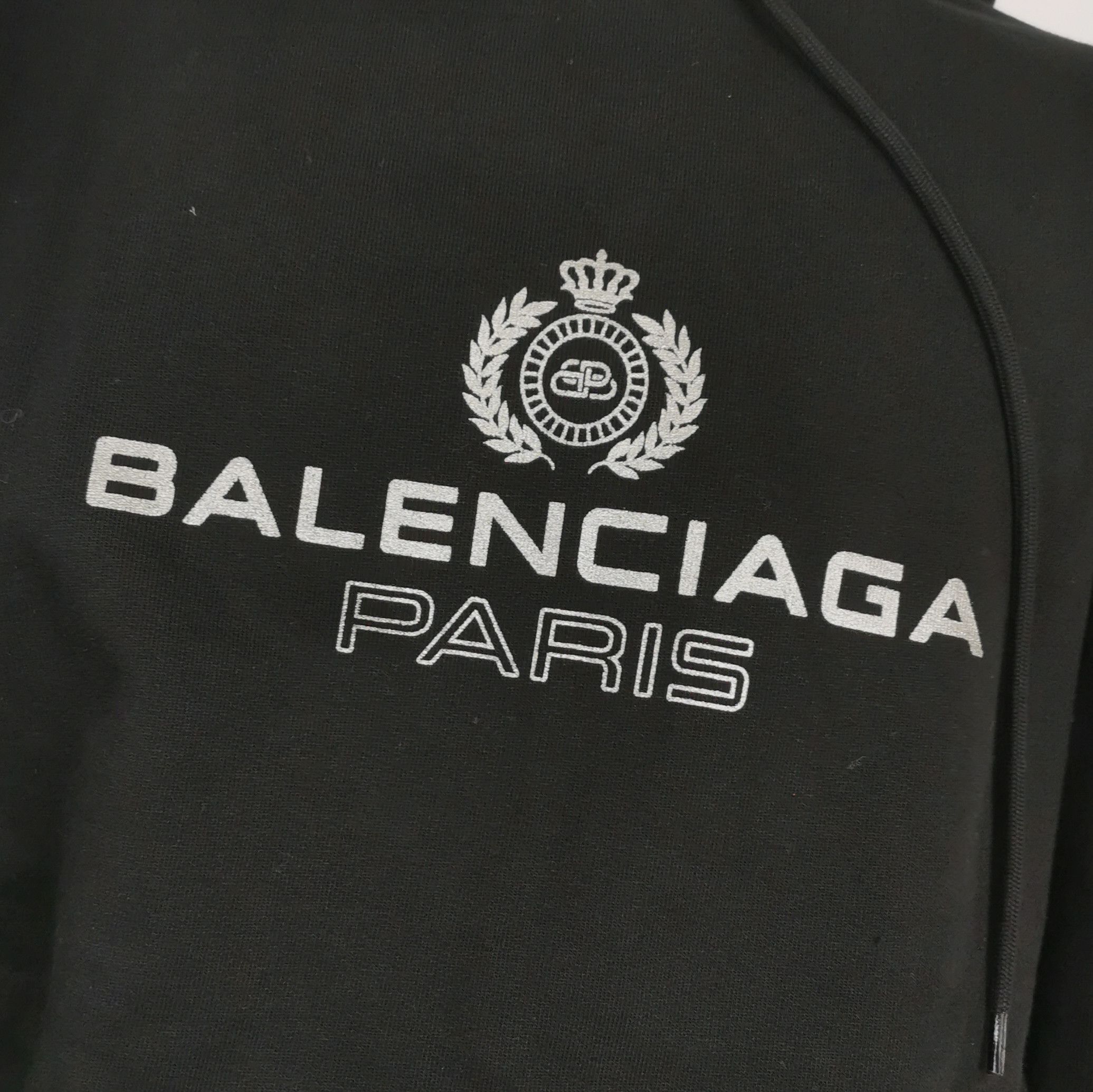 Balenciaga Balenciaga Crest Logo Hoodie Size S Size US S / EU 44-46 / 1 - 3 Thumbnail