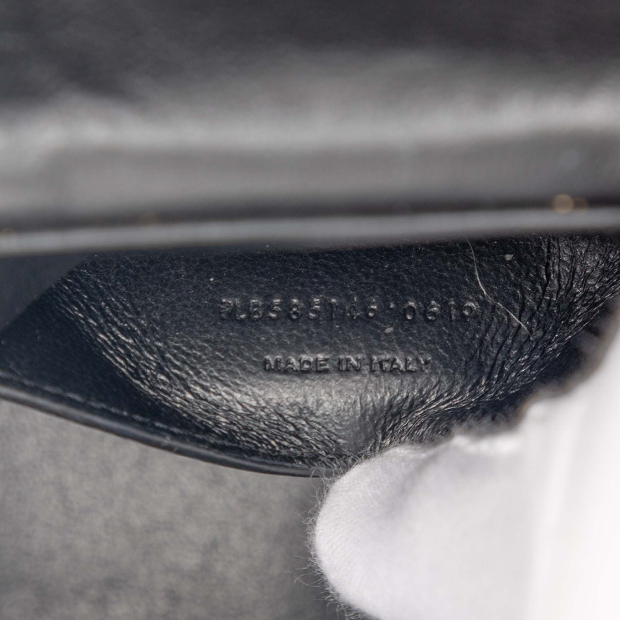 Saint Laurent Paris Matelasse Patent Monogram Vicky Vanity Bag Size ONE SIZE - 6 Thumbnail