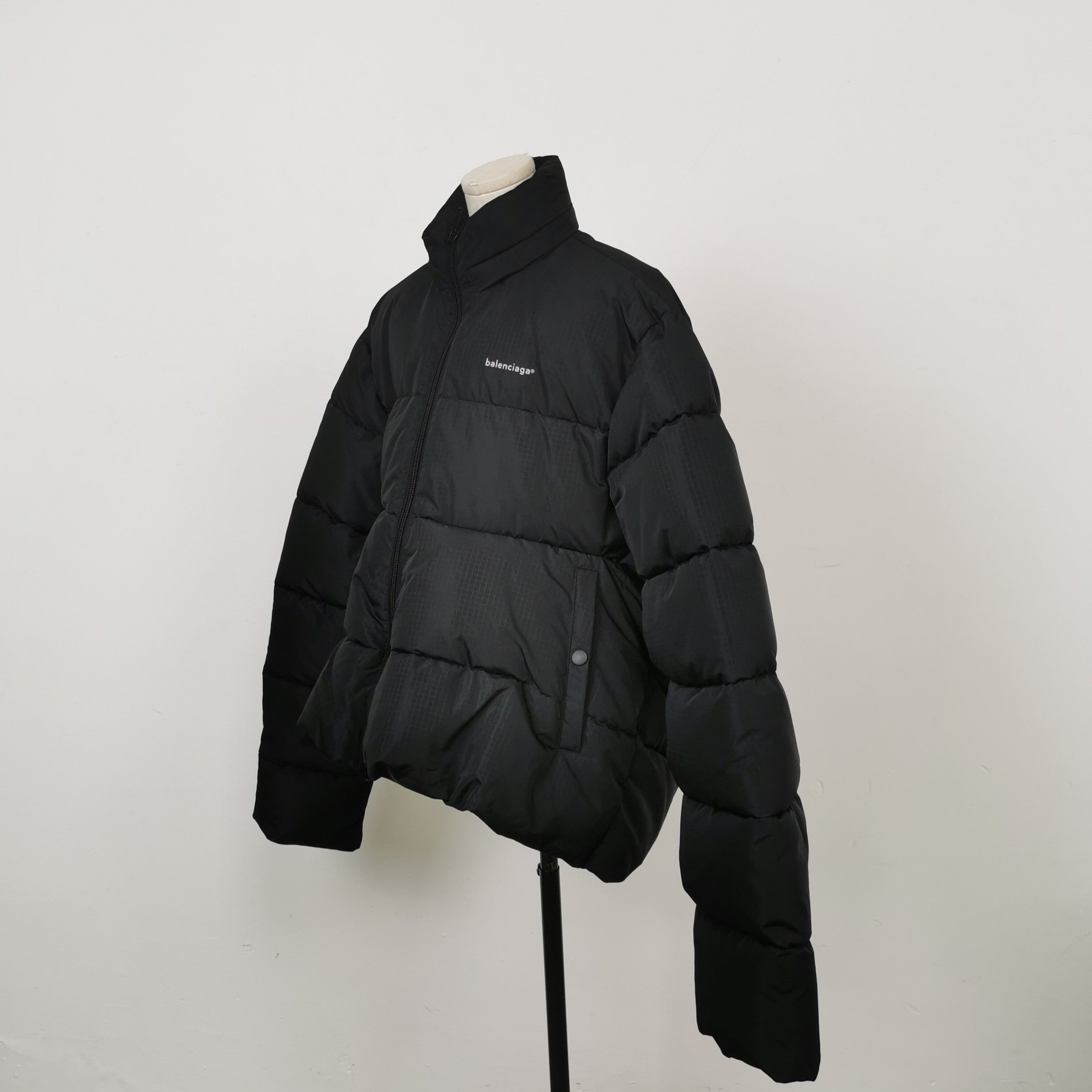 Balenciaga Balenciaga Logo Puffer Jacket Size 44 Size US S / EU 44-46 / 1 - 2 Thumbnail