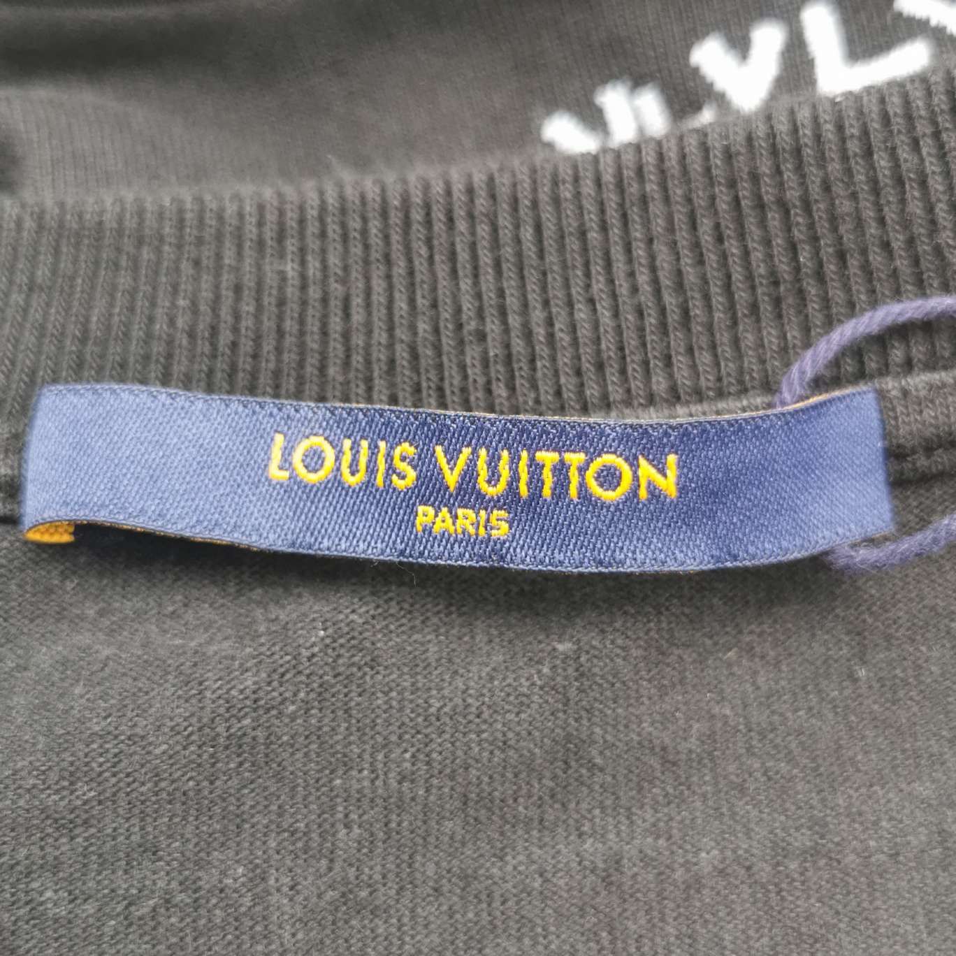 Louis Vuitton Louis Vuitton Letter Logo Embroidered T-Shirt S Size US S / EU 44-46 / 1 - 7 Thumbnail