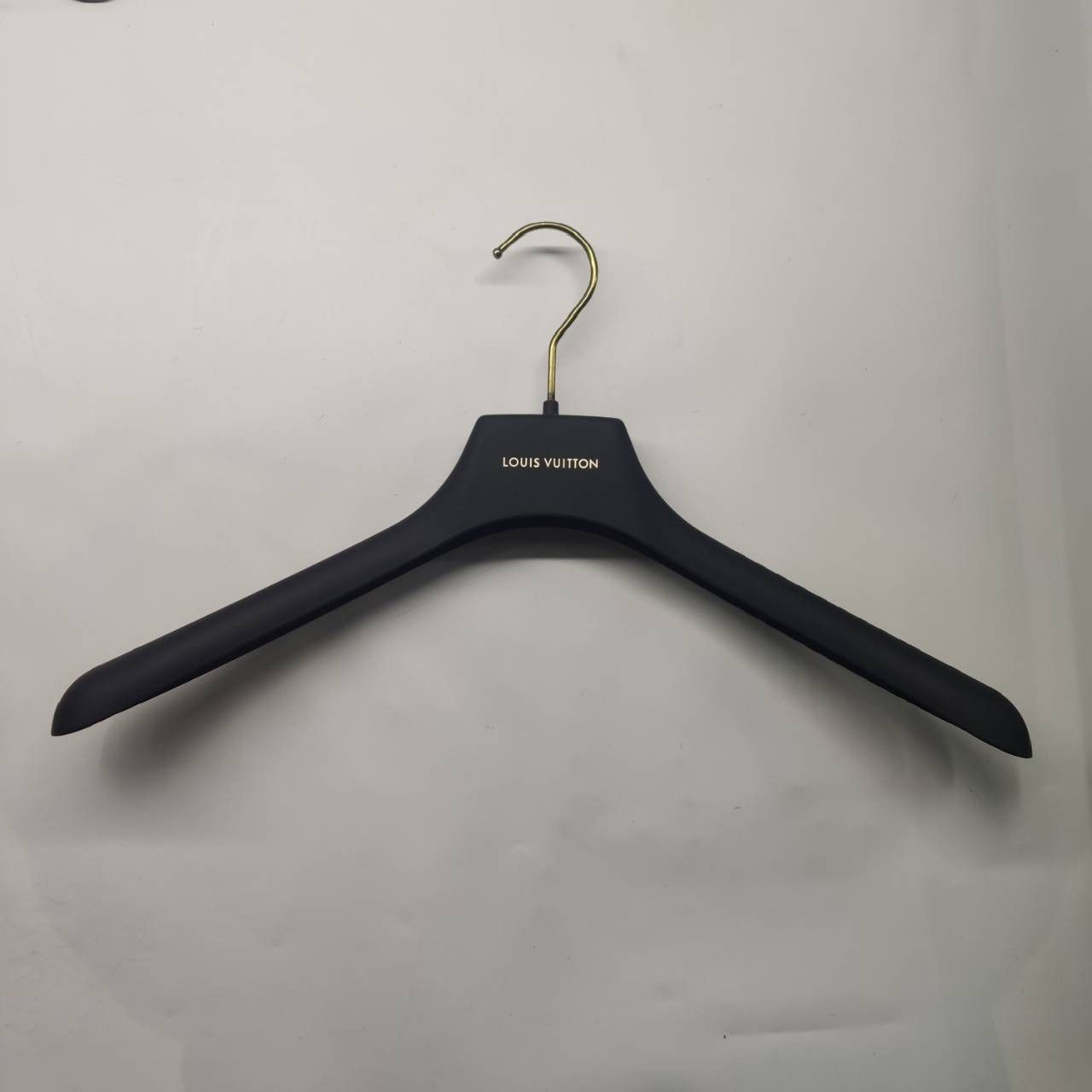 Louis Vuitton Louis Vuitton Letter Logo Embroidered T-Shirt S Size US S / EU 44-46 / 1 - 6 Thumbnail