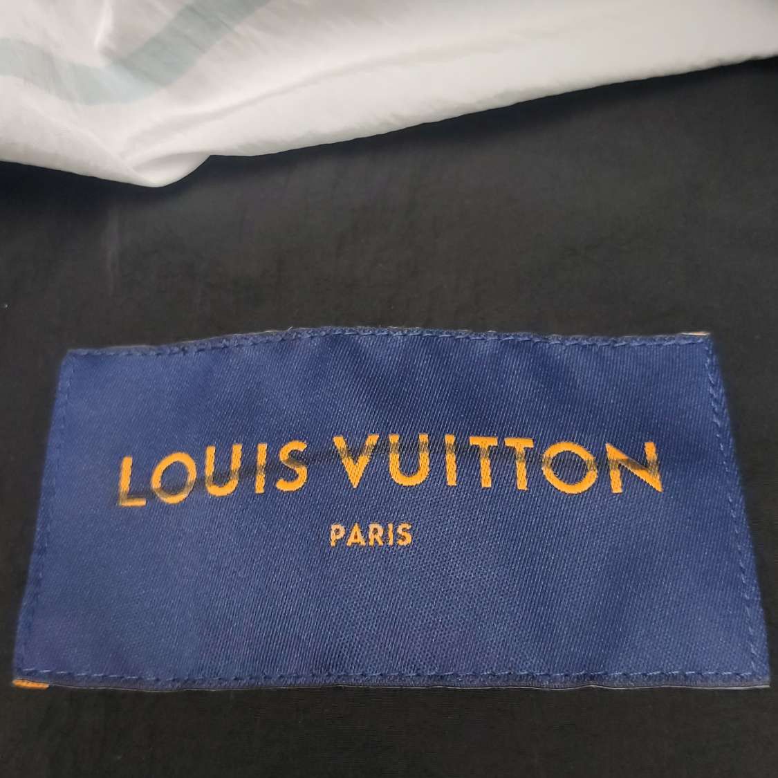 Louis Vuitton Louis Vuitton Contrast Logo Hooded Windbreaker 48 Size US M / EU 48-50 / 2 - 6 Thumbnail