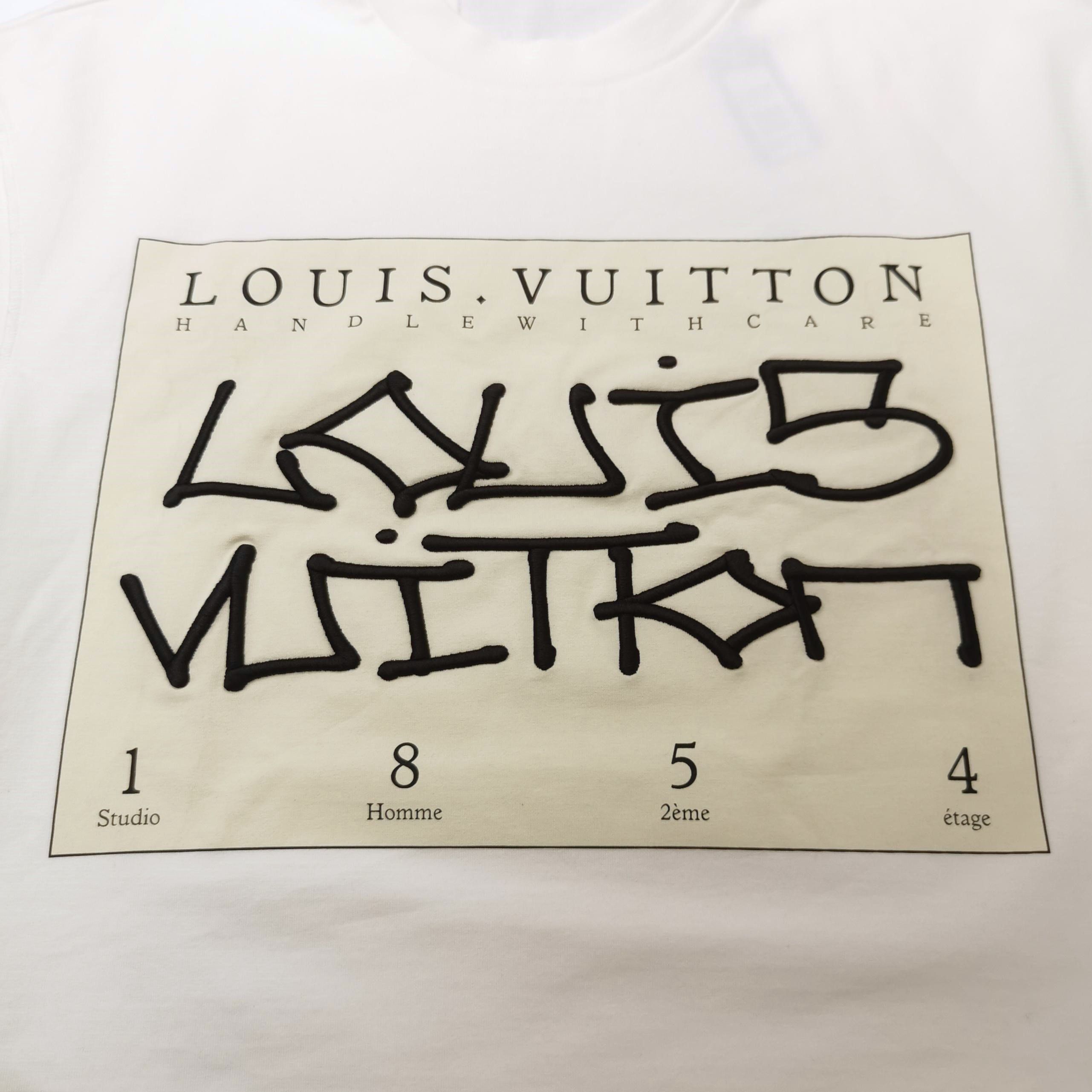 Louis Vuitton Louis Vuitton Graphic Logo Cotton T-Shirt XS Size US XS / EU 42 / 0 - 4 Thumbnail