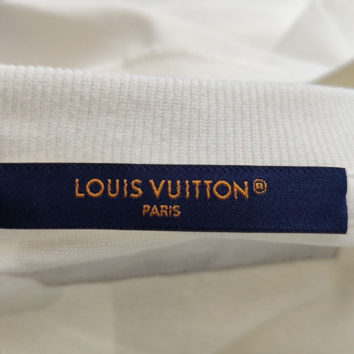Louis Vuitton Louis Vuitton Rainbow Graphic T-Shirt S Size US S / EU 44-46 / 1 - 6 Thumbnail