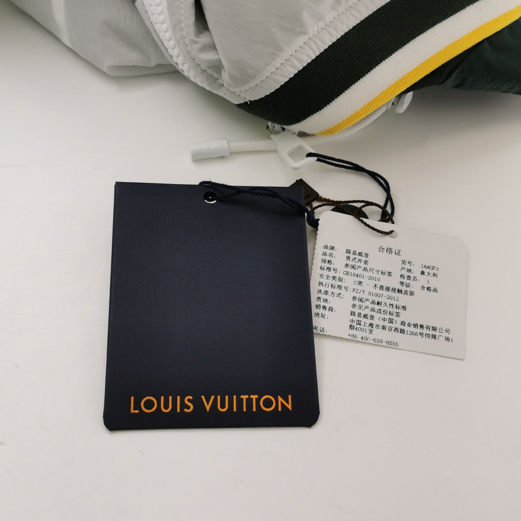 Louis Vuitton Louis Vuitton 1854 Graphic Hooded Windbreaker Size 48 Size US M / EU 48-50 / 2 - 6 Thumbnail