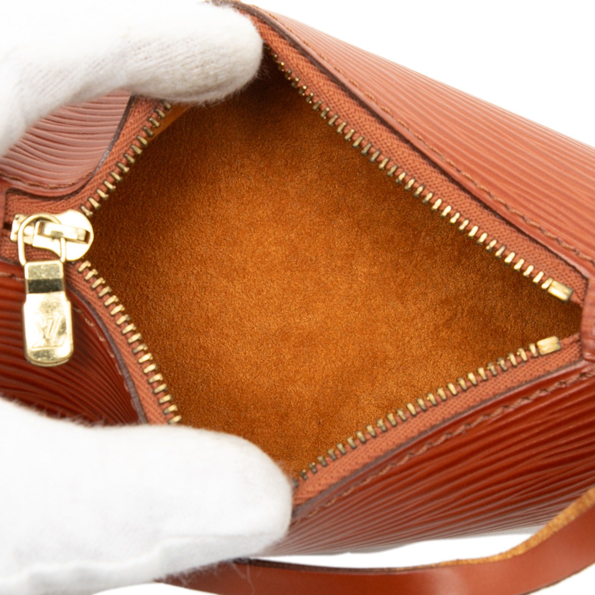 Louis Vuitton Epi Pochette Soufflot Size ONE SIZE - 4 Thumbnail
