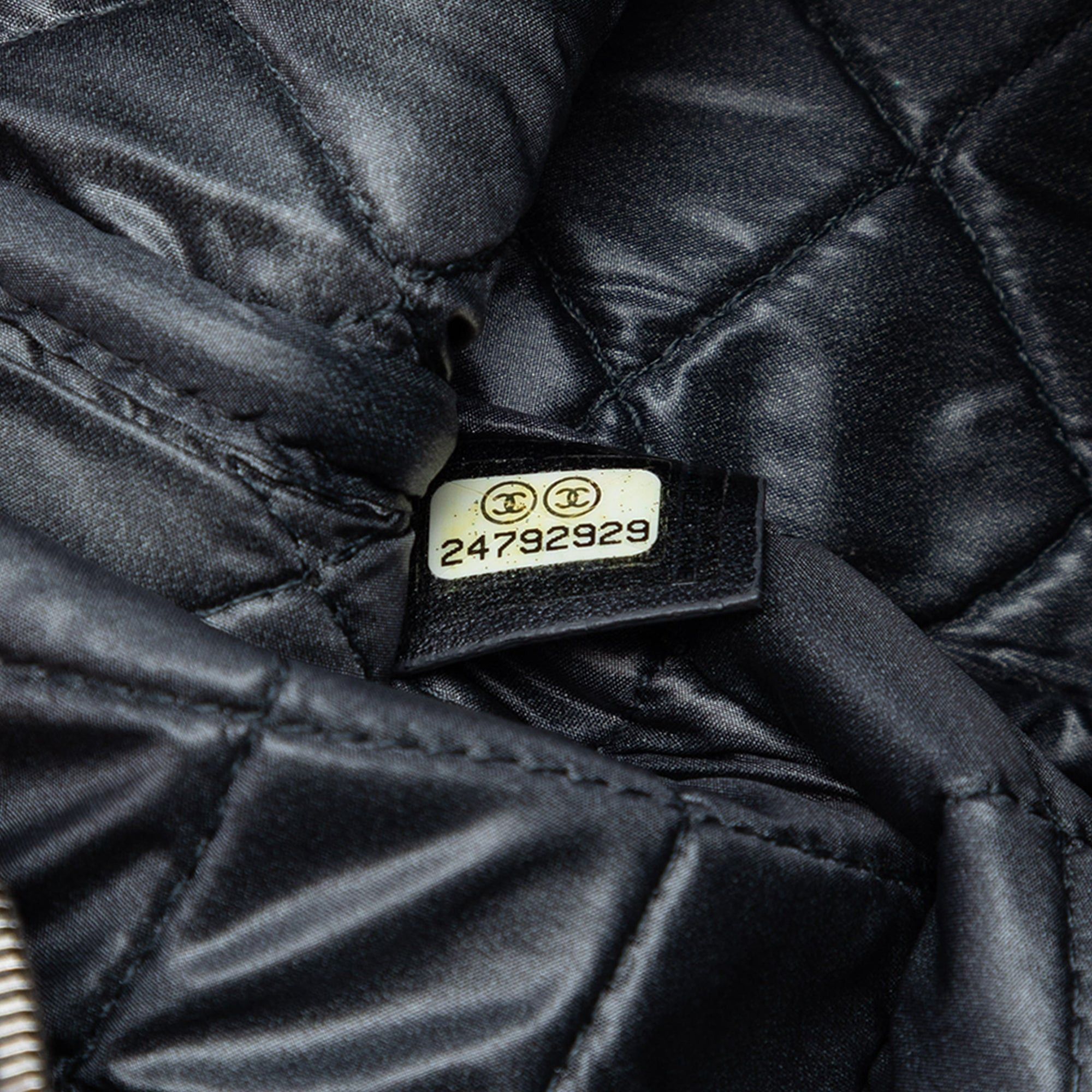 Chanel Medium CC Quilted Caviar O Case Clutch Size ONE SIZE - 6 Thumbnail