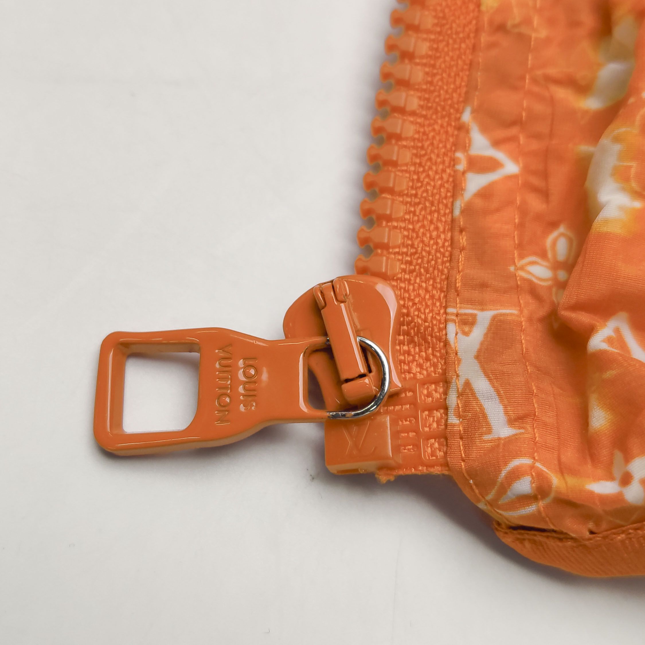 Louis Vuitton Louis Vuitton Monogram Tie-Dye Hooded Jacket Size 46 Size US S / EU 44-46 / 1 - 8 Thumbnail