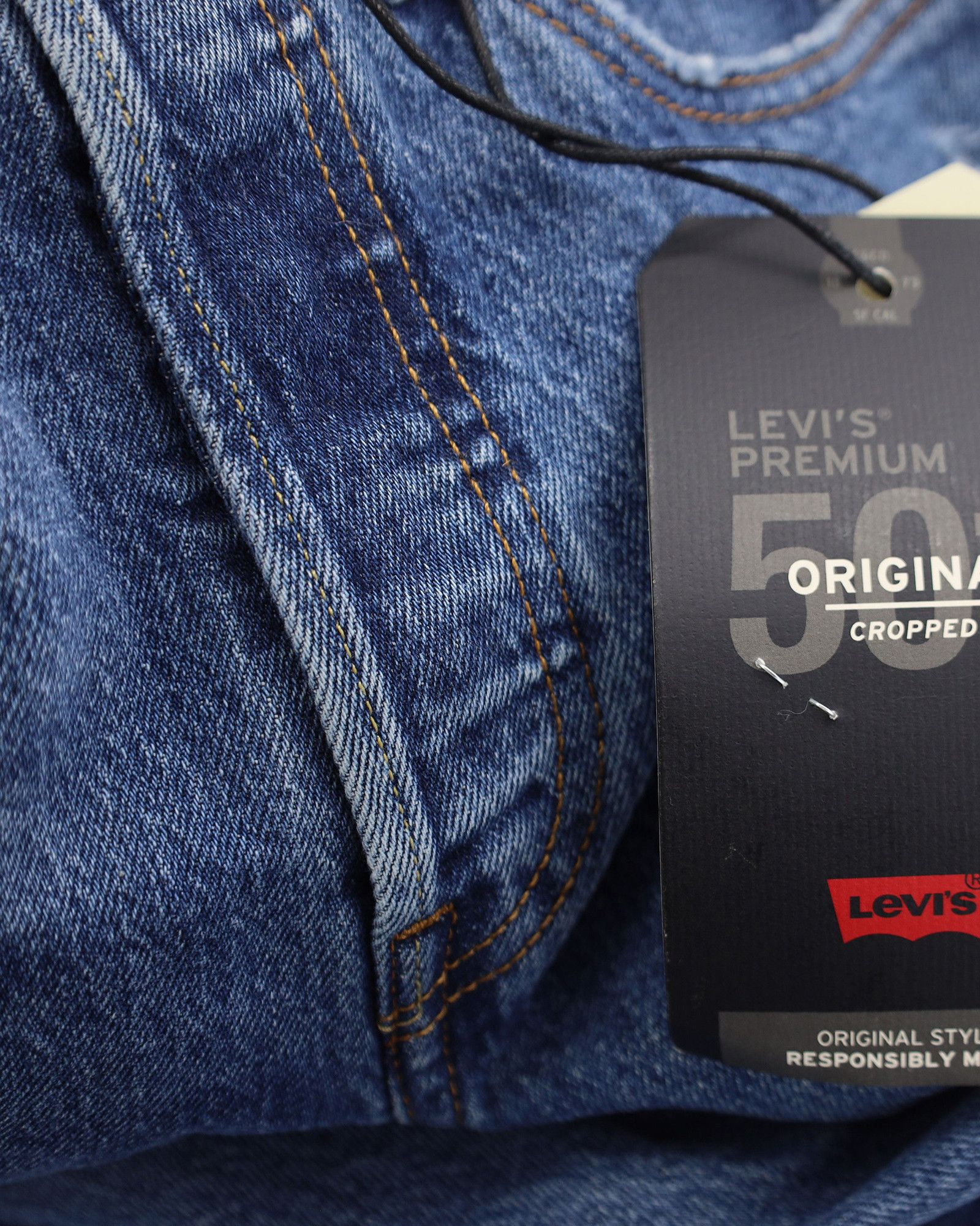 Levi's Levi's 501 Original Distressed Cropped Dark Wash Jeans in Bl Size 25" / US 0 / IT 36 - 7 Thumbnail