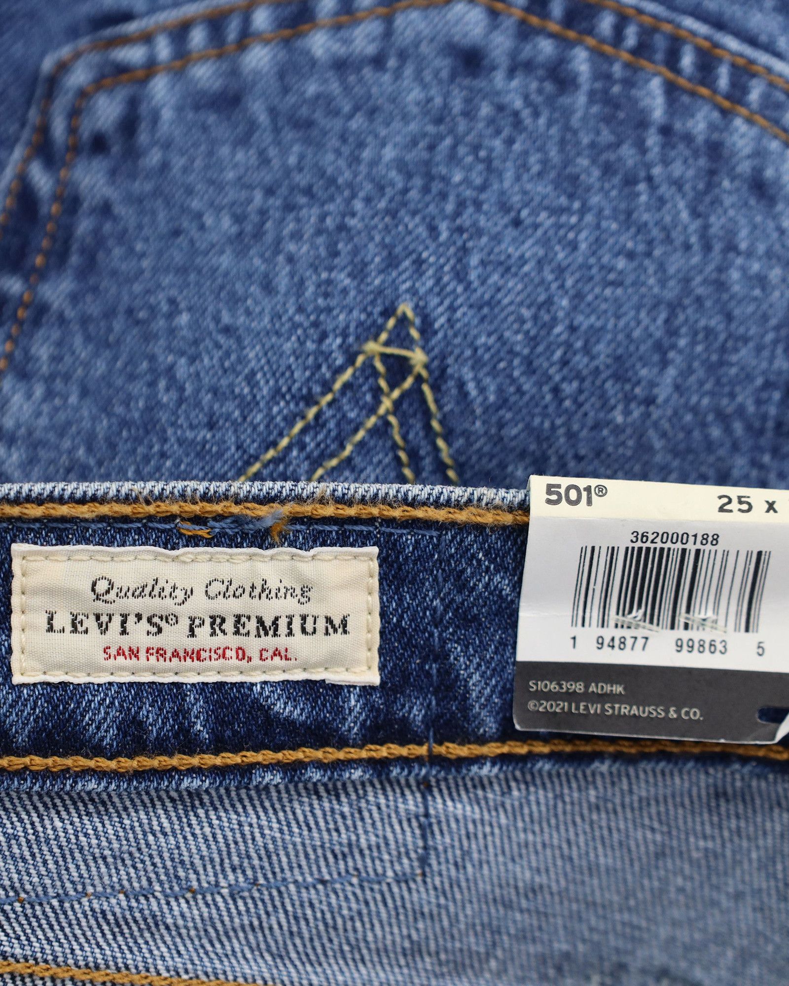 Levi's Levi's 501 Original Distressed Cropped Dark Wash Jeans in Bl Size 25" / US 0 / IT 36 - 3 Thumbnail