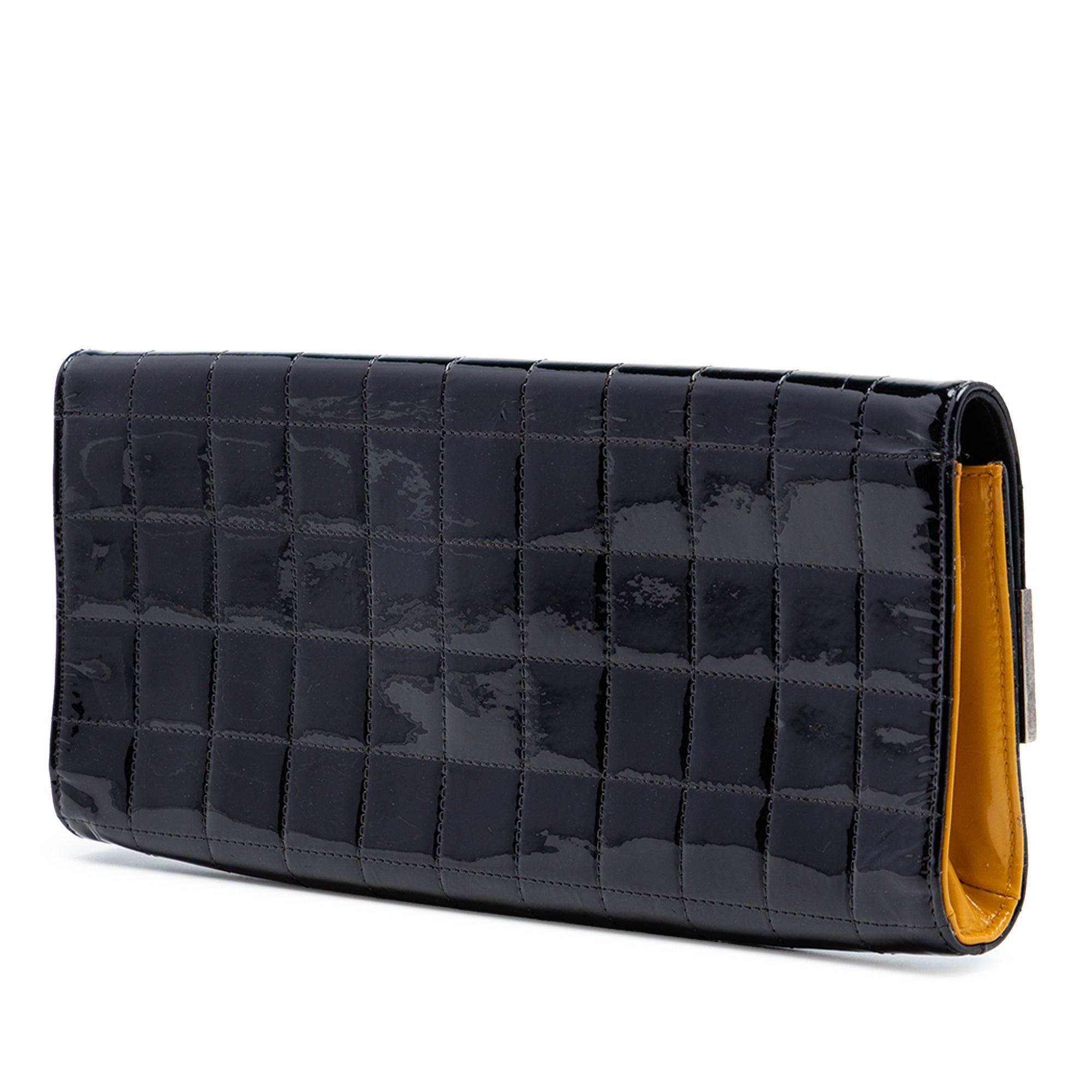 Chanel Chocolate Bar Patent Clutch Size ONE SIZE - 2 Thumbnail