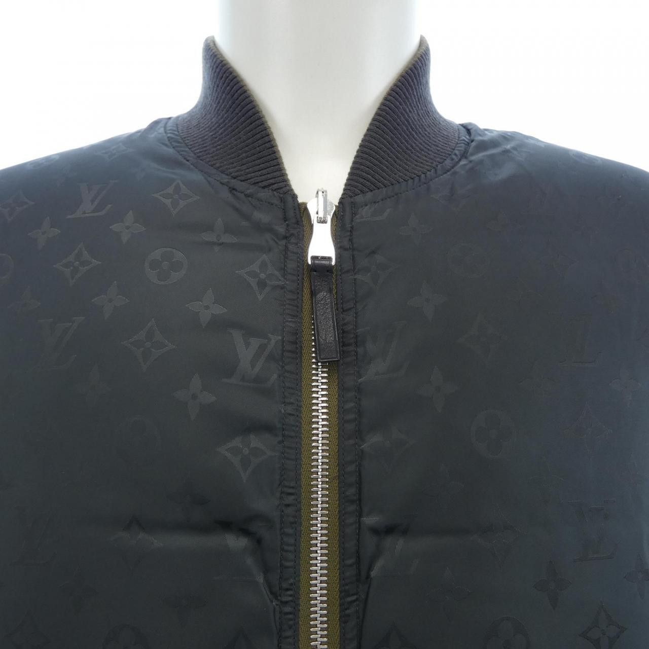 Louis Vuitton Louis Vuitton Louis Vuitton Down Jacket Textile Outerwear HFB47WGHK DUTY FREE for USA Size ONE SIZE - 5 Thumbnail