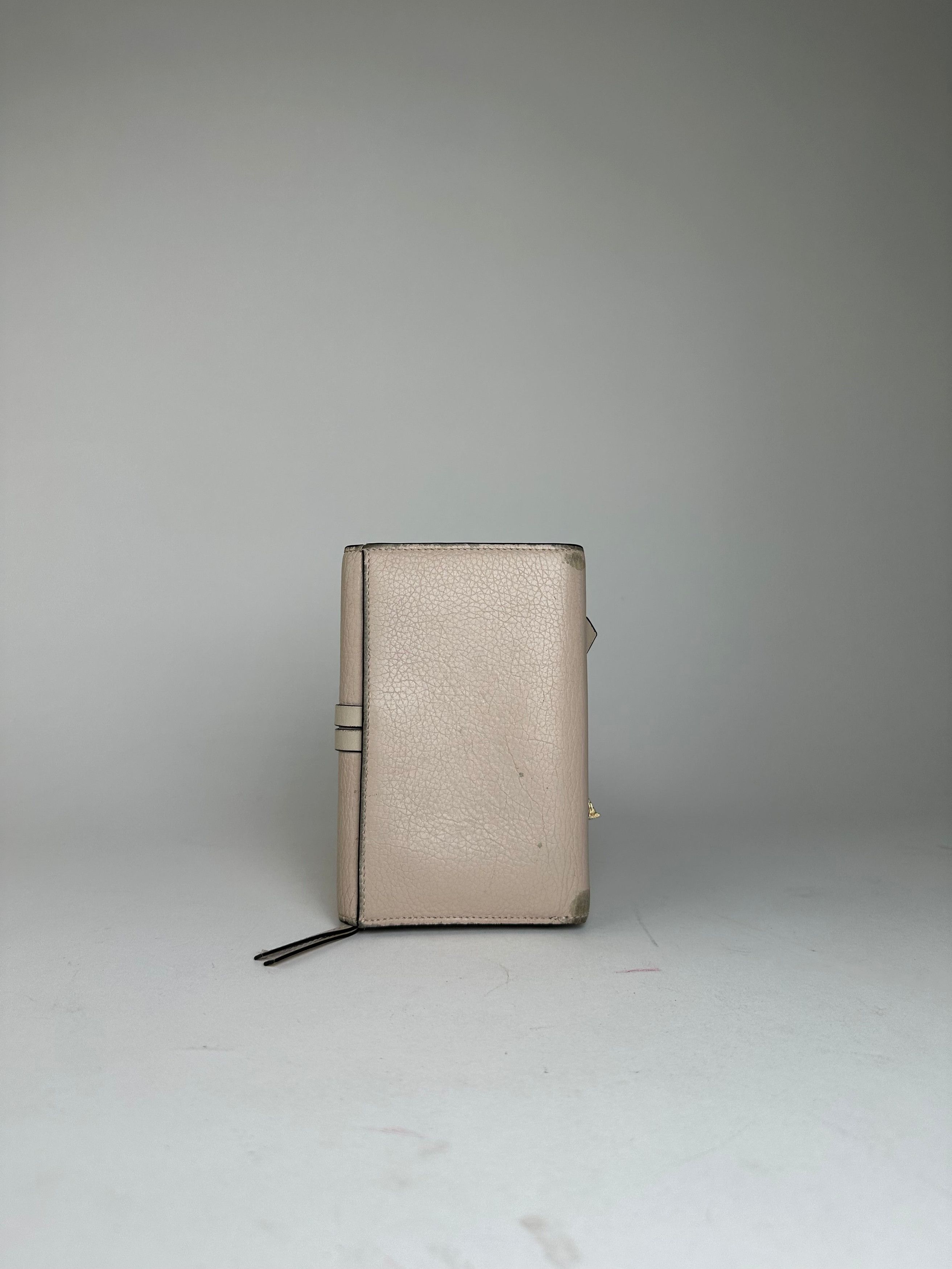 Chloe Vintage Chloé Alphabet Grained Leather Compact Wallet Nude Size ONE SIZE - 13 Thumbnail