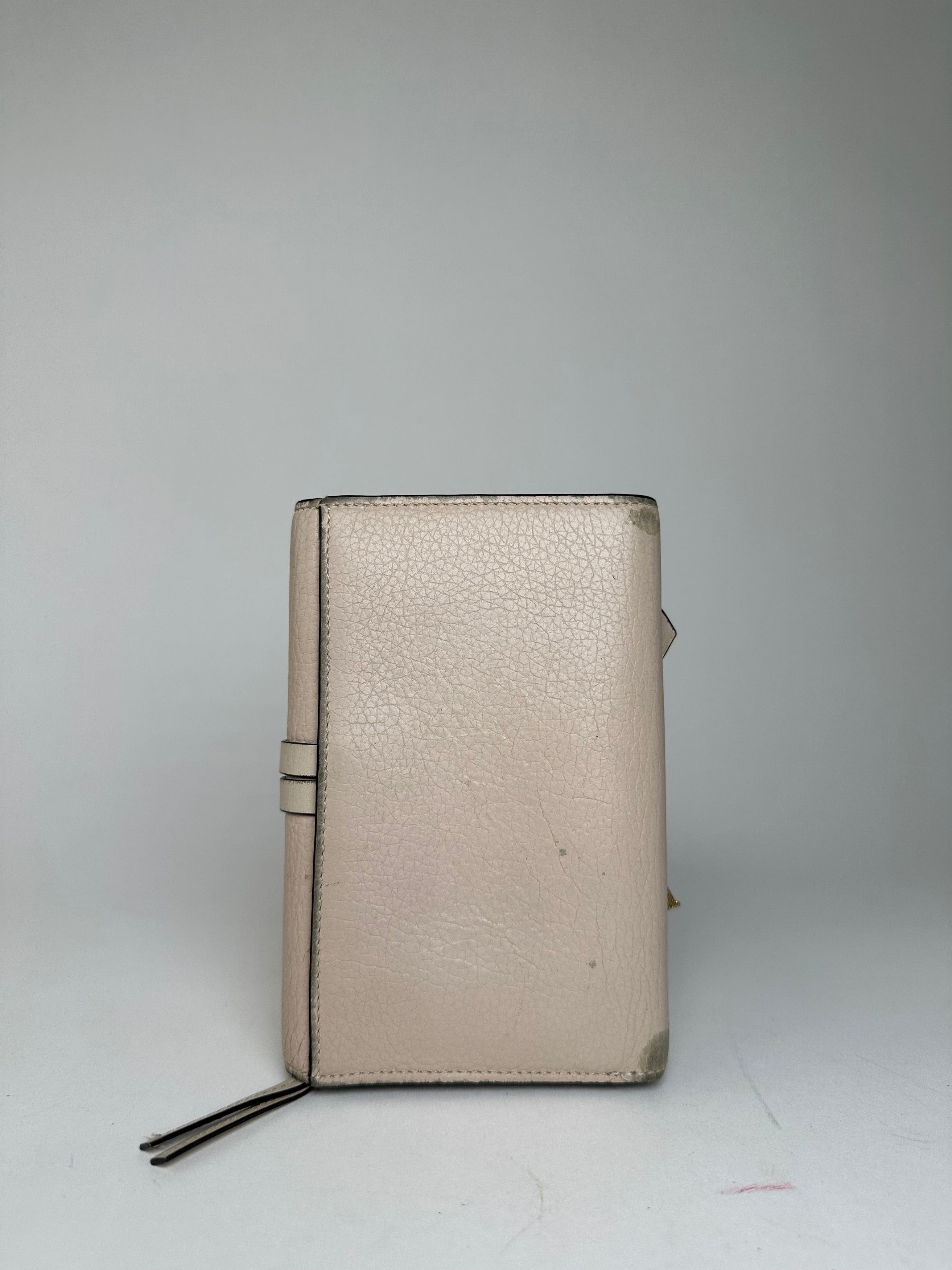 Chloe Vintage Chloé Alphabet Grained Leather Compact Wallet Nude Size ONE SIZE - 2 Thumbnail