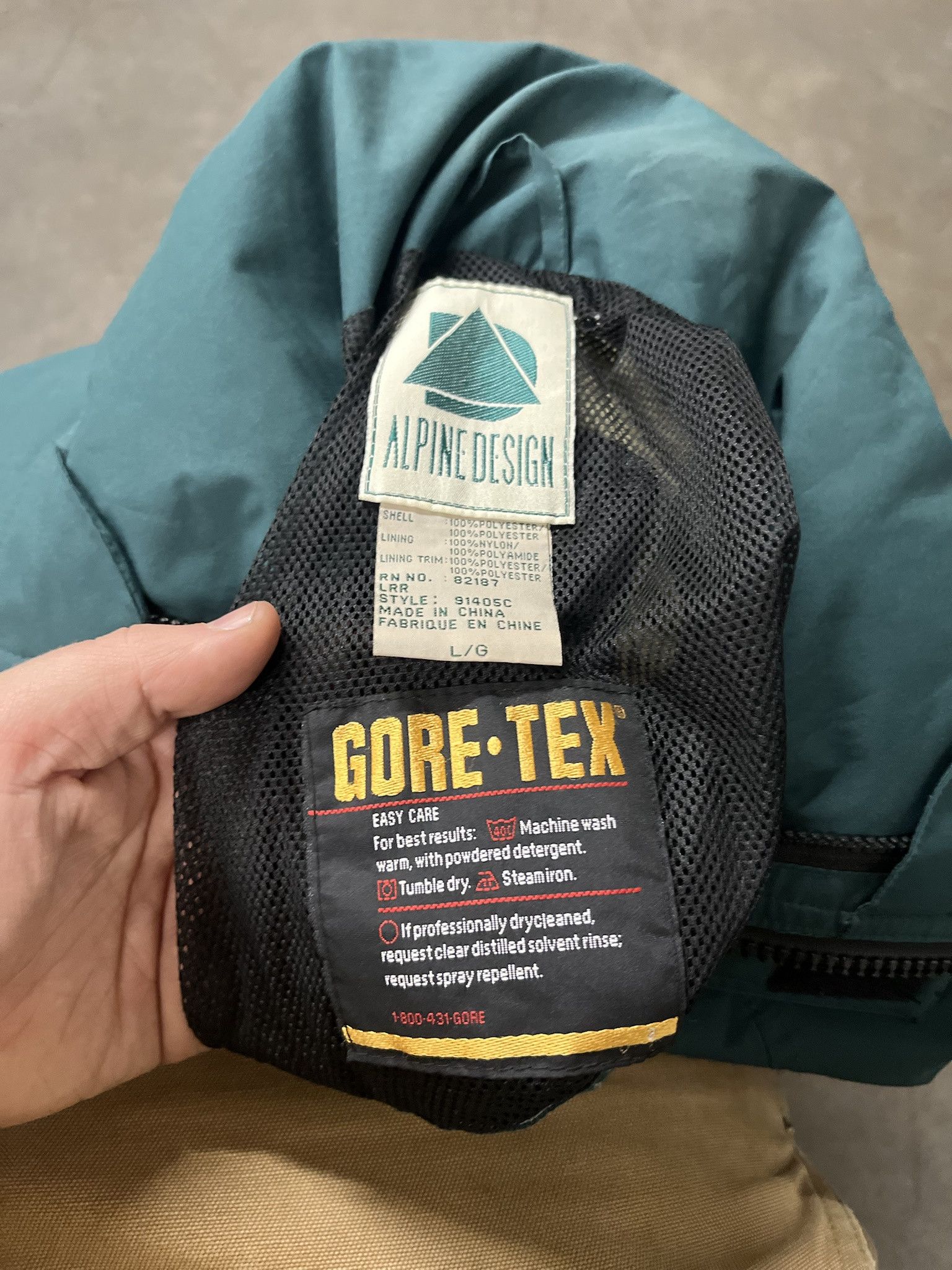 The North Face × Vintage Vintage 1990s Alpine Design Goretex Rain Jacket Size L Size US L / EU 52-54 / 3 - 4 Thumbnail