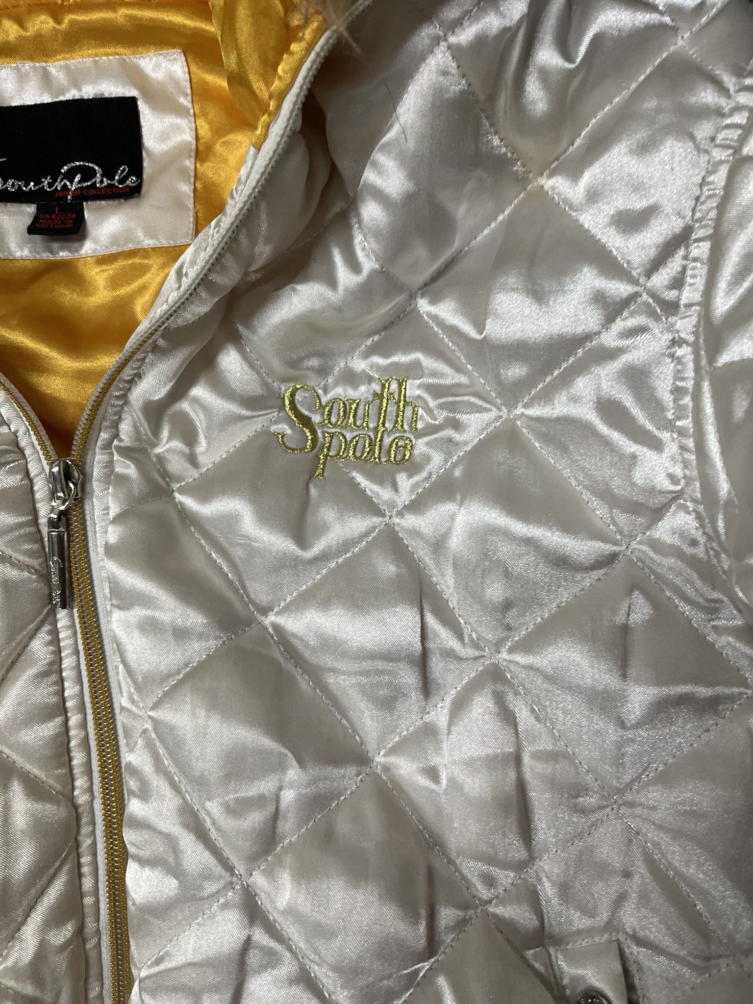 Vintage Vintage 2000s South Pole Fur Hood Quilted Jacket Size Womens L Size US L / EU 52-54 / 3 - 4 Thumbnail