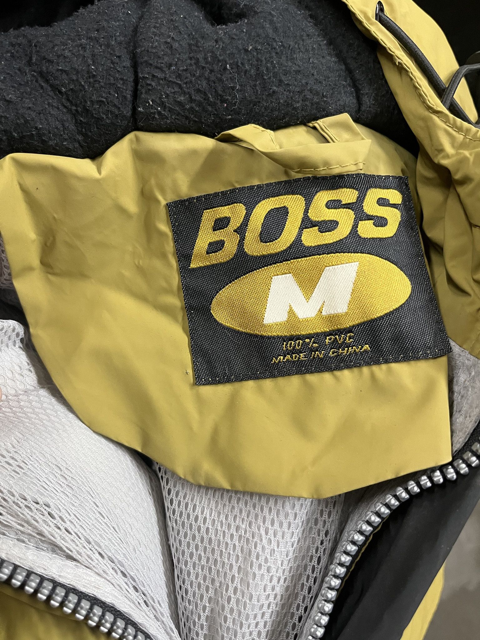 Hugo Boss × Vintage Vintage 2000s Hugo Boss PVC Rubberized Parka Size M Size US M / EU 48-50 / 2 - 2 Thumbnail