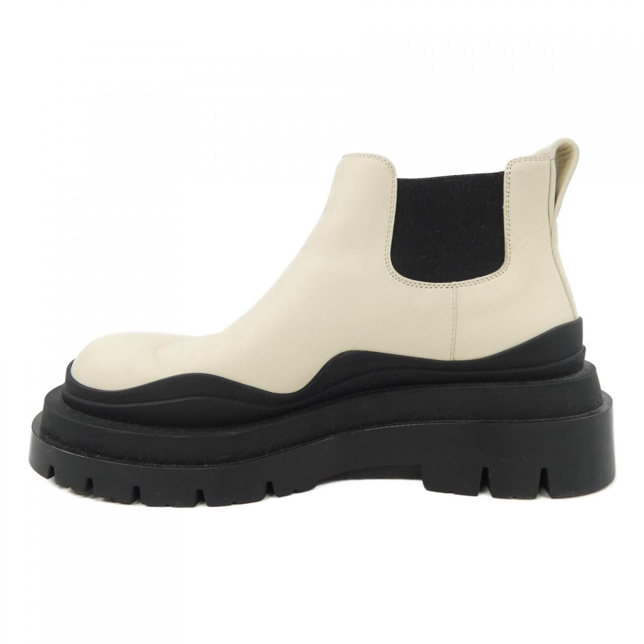 Bottega Veneta Bottega Veneta Bottega Veneta Tire Ankle Chelsea Boots Calfskin Boots Leather Shoes 630300VBS50 DUTY FREE for USA Size ONE SIZE - 2 Thumbnail