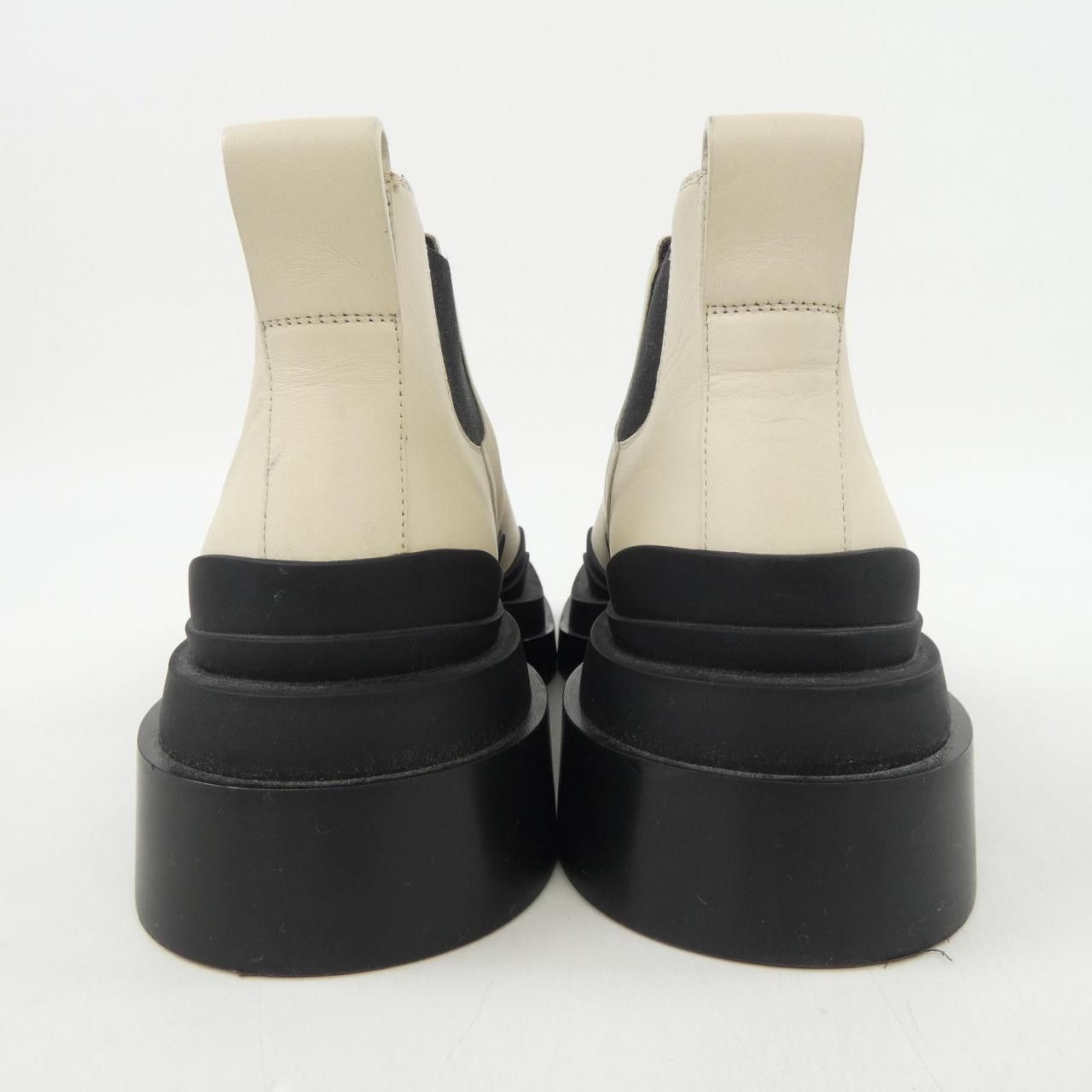 Bottega Veneta Bottega Veneta Bottega Veneta Tire Ankle Chelsea Boots Calfskin Boots Leather Shoes 630300VBS50 DUTY FREE for USA Size ONE SIZE - 5 Thumbnail