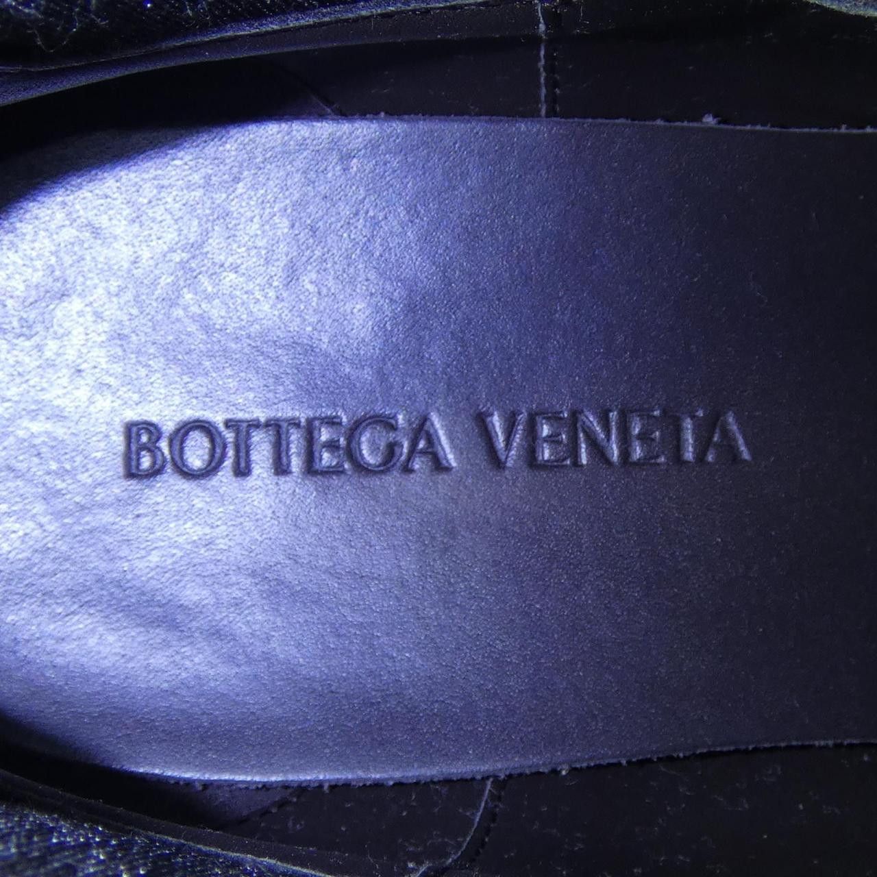 Bottega Veneta Bottega Veneta Bottega Veneta Tire Ankle Chelsea Boots Calfskin Boots Leather Shoes 630300VBS50 DUTY FREE for USA Size ONE SIZE - 6 Thumbnail