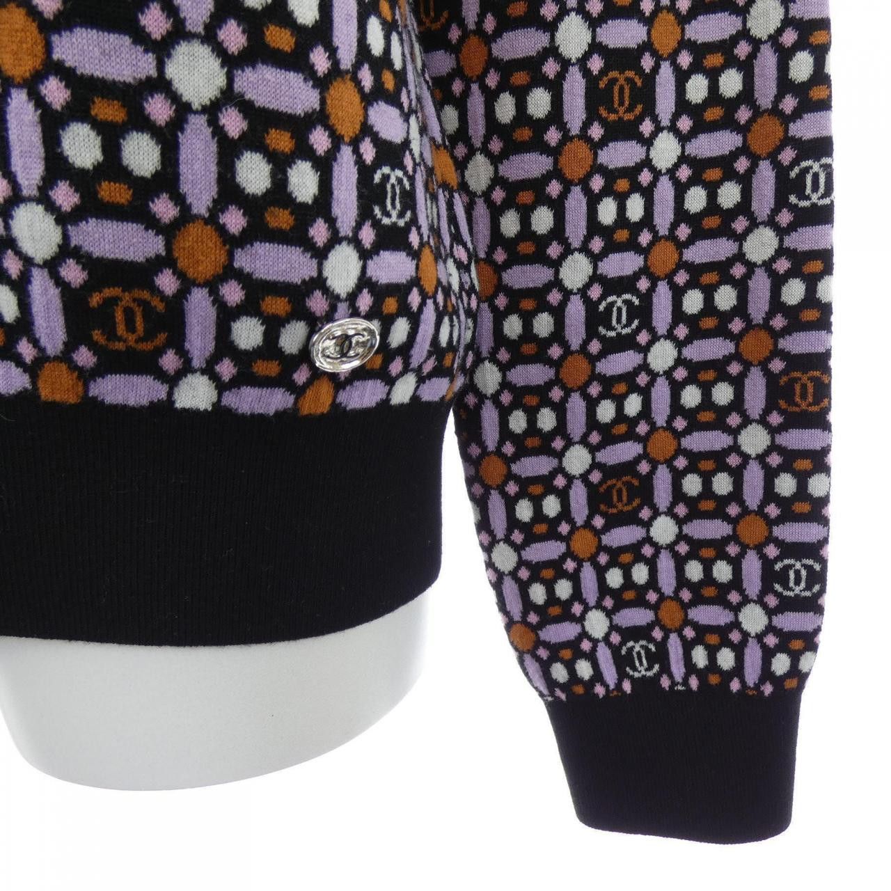 Chanel Chanel Chanel Knit Top Textile Tops P75342K1079923A DUTY FREE for USA Size ONE SIZE - 7 Thumbnail