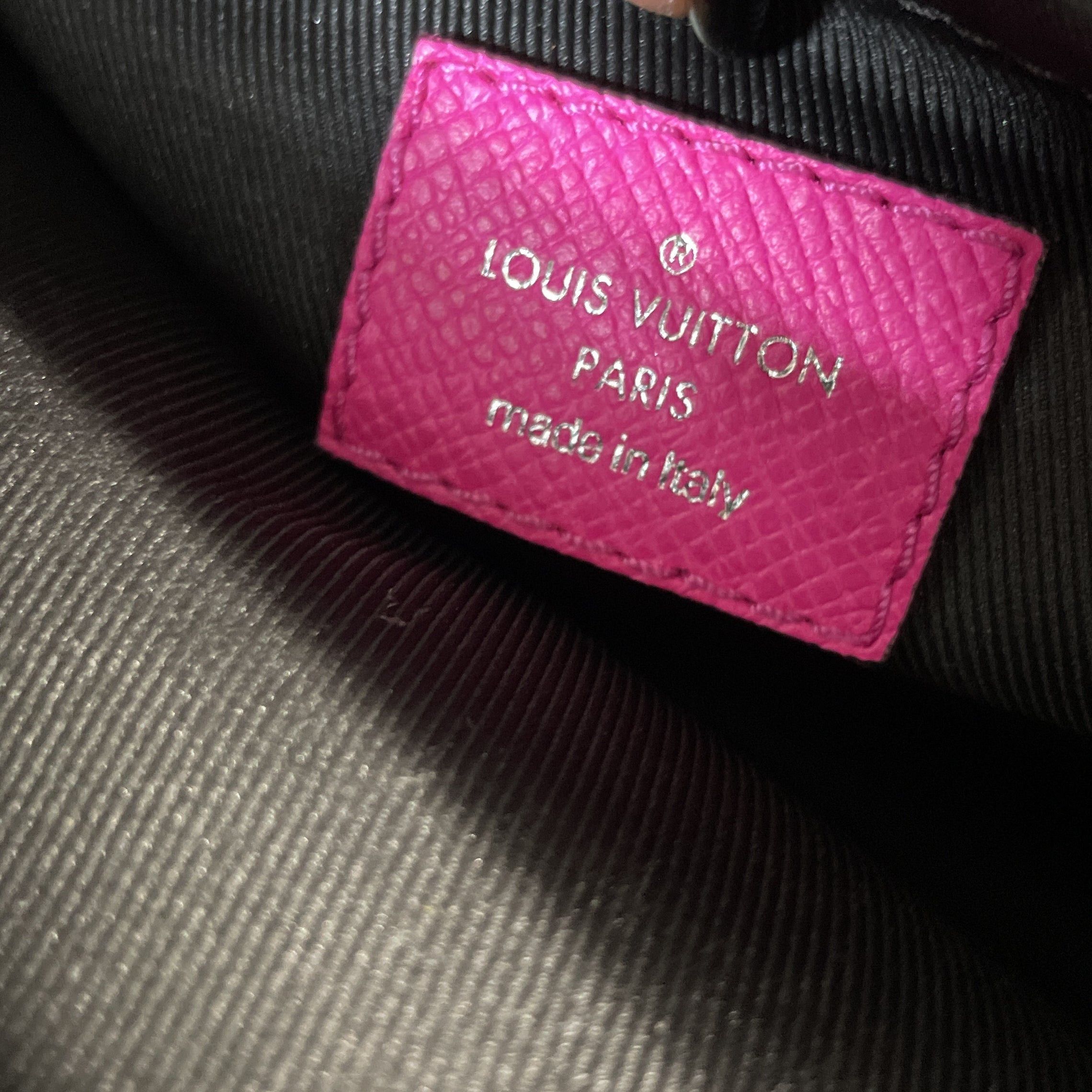 Louis Vuitton Outdoor Messenger Bag Size ONE SIZE - 6 Thumbnail
