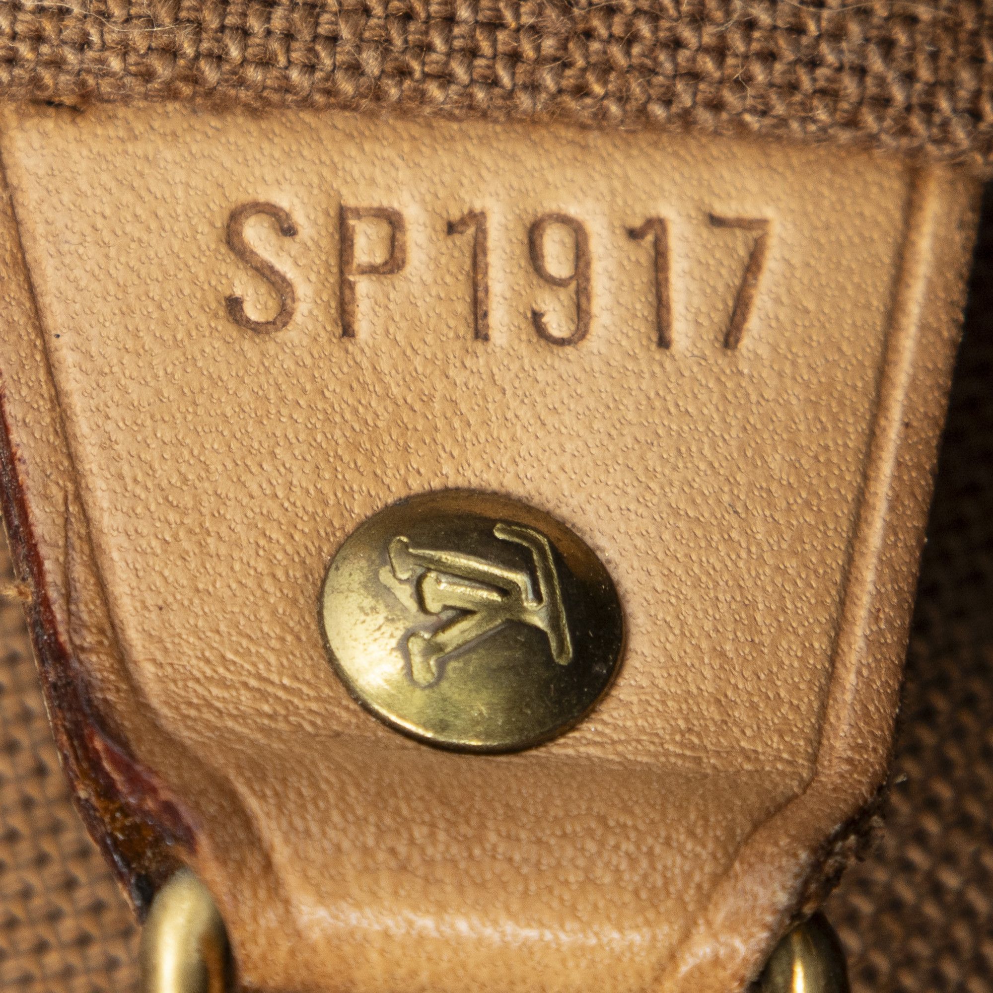 Louis Vuitton Montsouris MM Size ONE SIZE - 10 Thumbnail