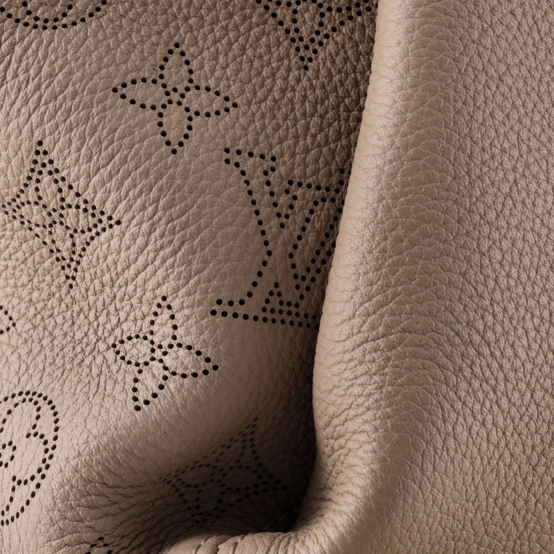 Louis Vuitton Haumea Handbag Size ONE SIZE - 6 Thumbnail