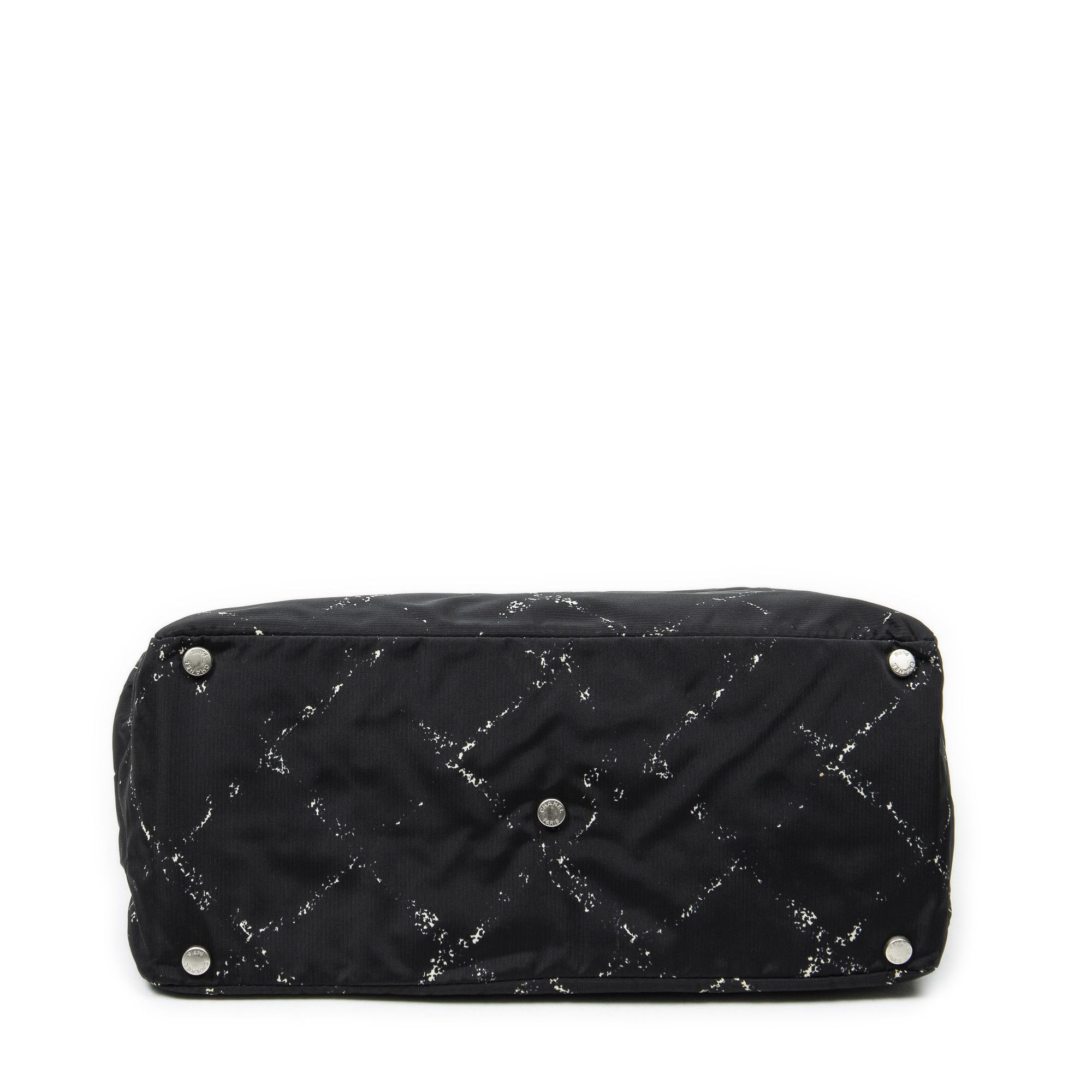 Chanel Small Old Travel line Tote Size ONE SIZE - 6 Thumbnail