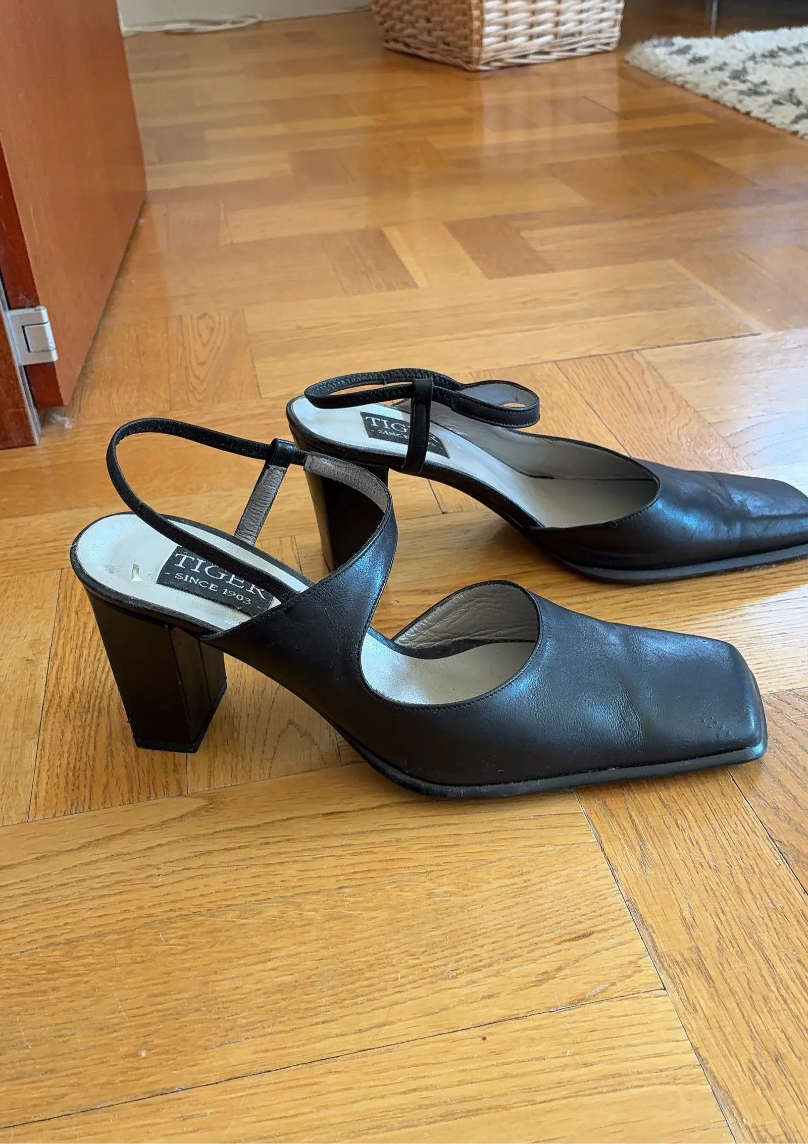 Tiger of Sweden Tiger of Sweden Heels Size US 8 / IT 38 - 2 Thumbnail