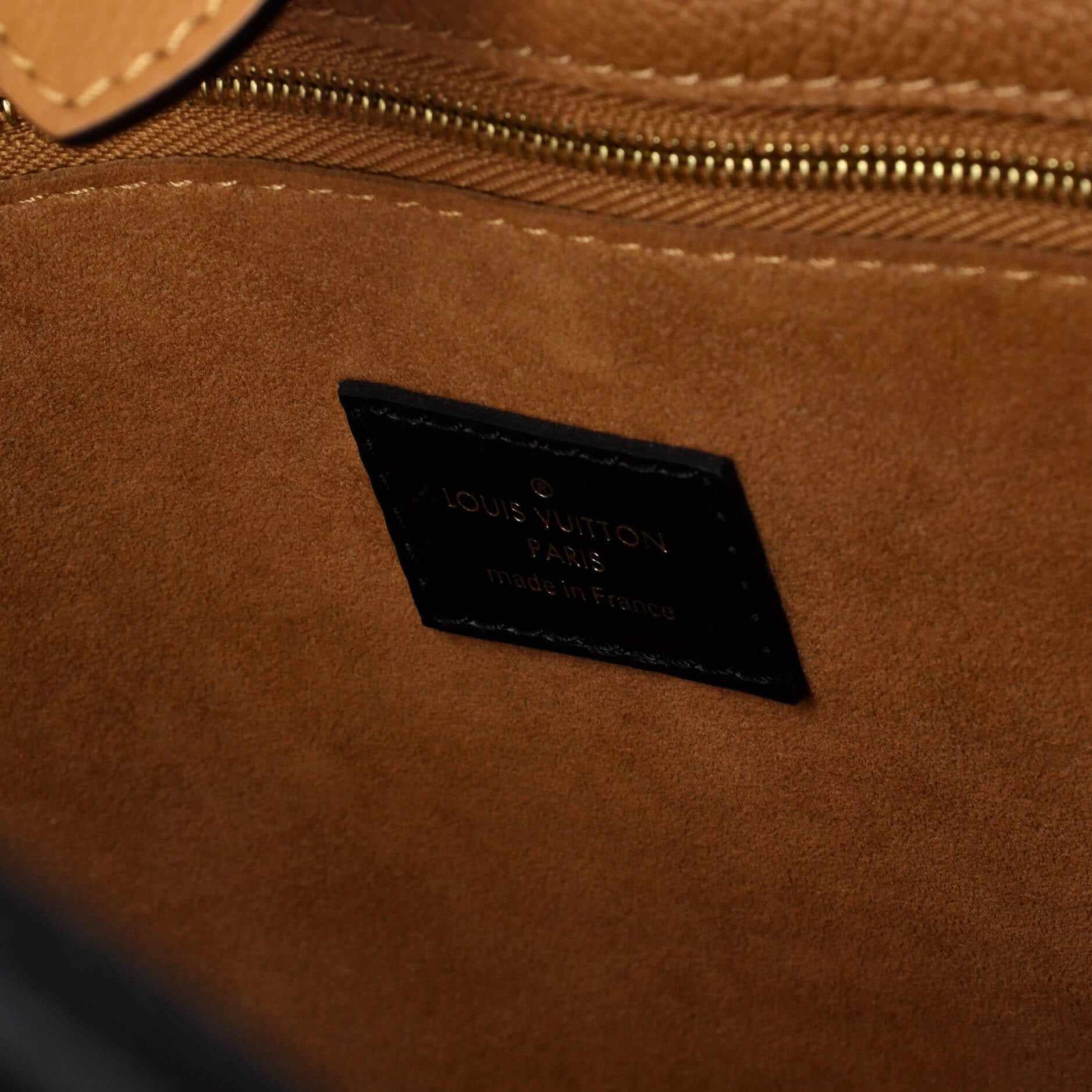Louis Vuitton On My Side Tote Size ONE SIZE - 7 Thumbnail