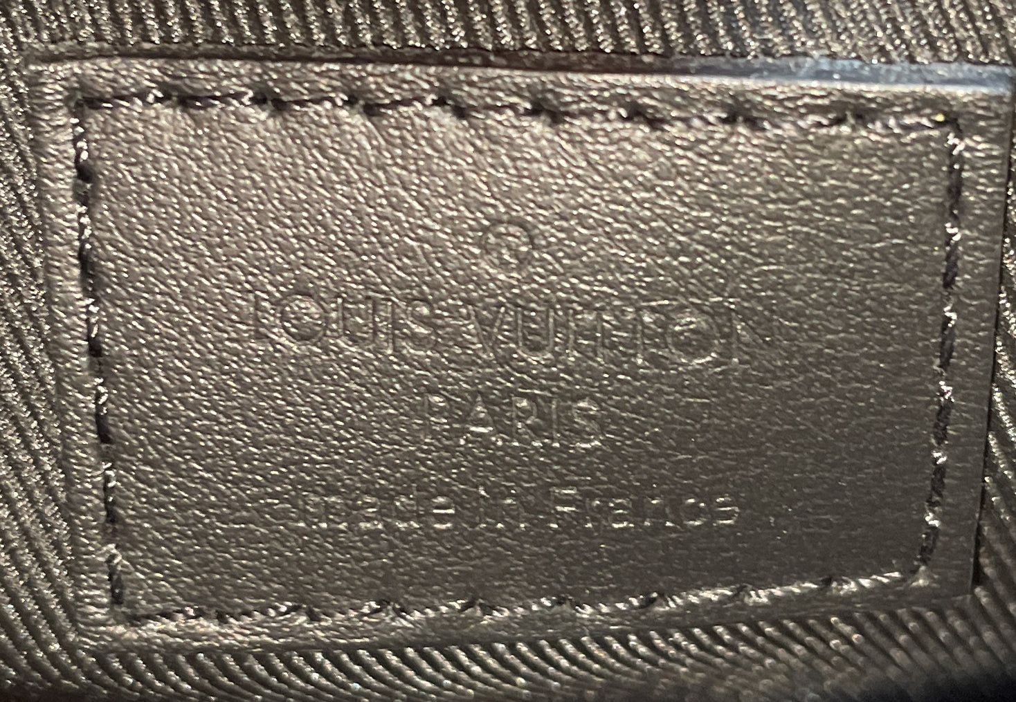 Louis Vuitton S Lock Vertical Wearable Wallet Size ONE SIZE - 7 Thumbnail