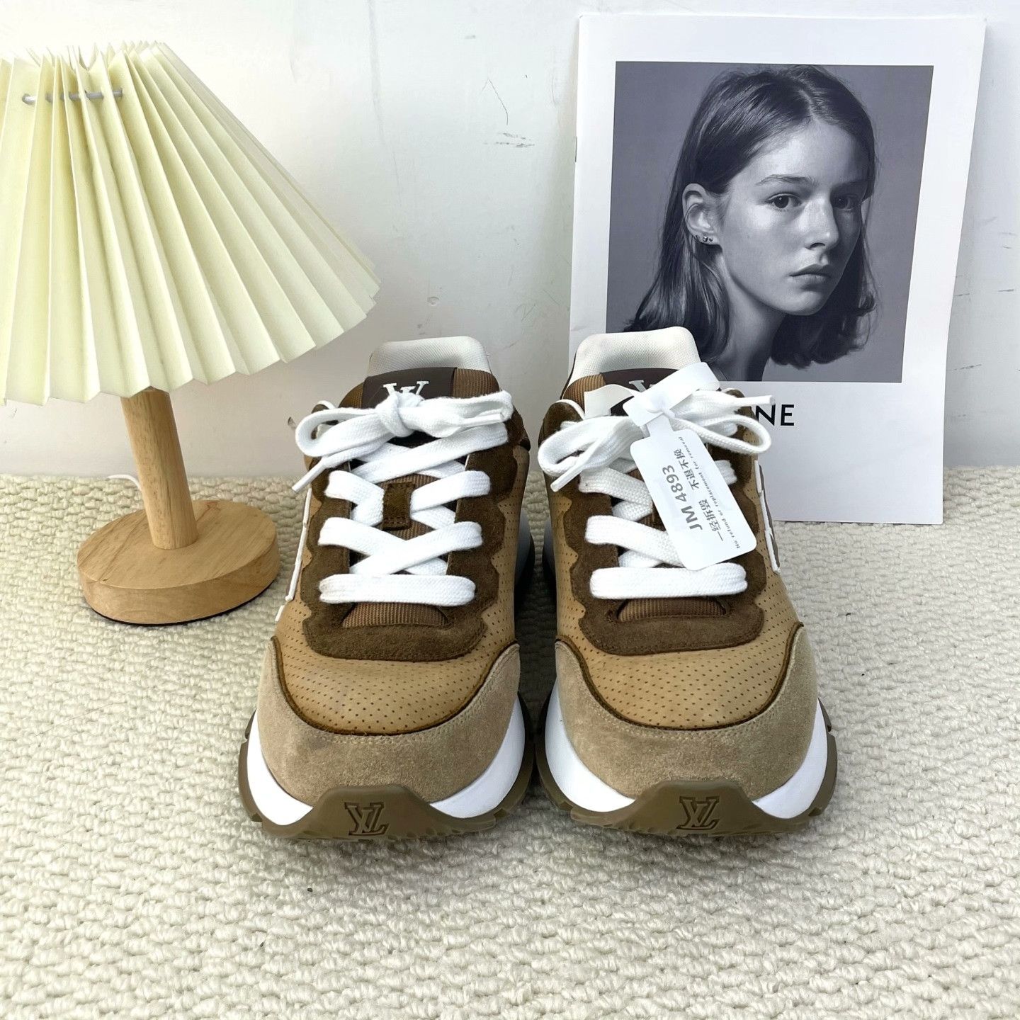 Louis Vuitton Louis Vuitton Leather Lowtop Sneakers us_8 Women Size US 8 / IT 38 - 2 Thumbnail