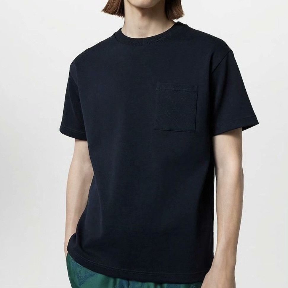 Louis Vuitton Louis Vuitton T-Shirt l Men Size US L / EU 52-54 / 3 - 5 Thumbnail