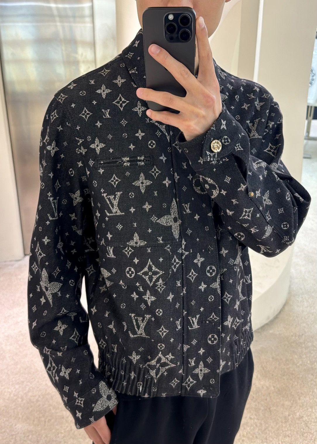 Louis Vuitton Louis Vuitton Retro Light Jacket s Men Size US S / EU 44-46 / 1 - 2 Thumbnail