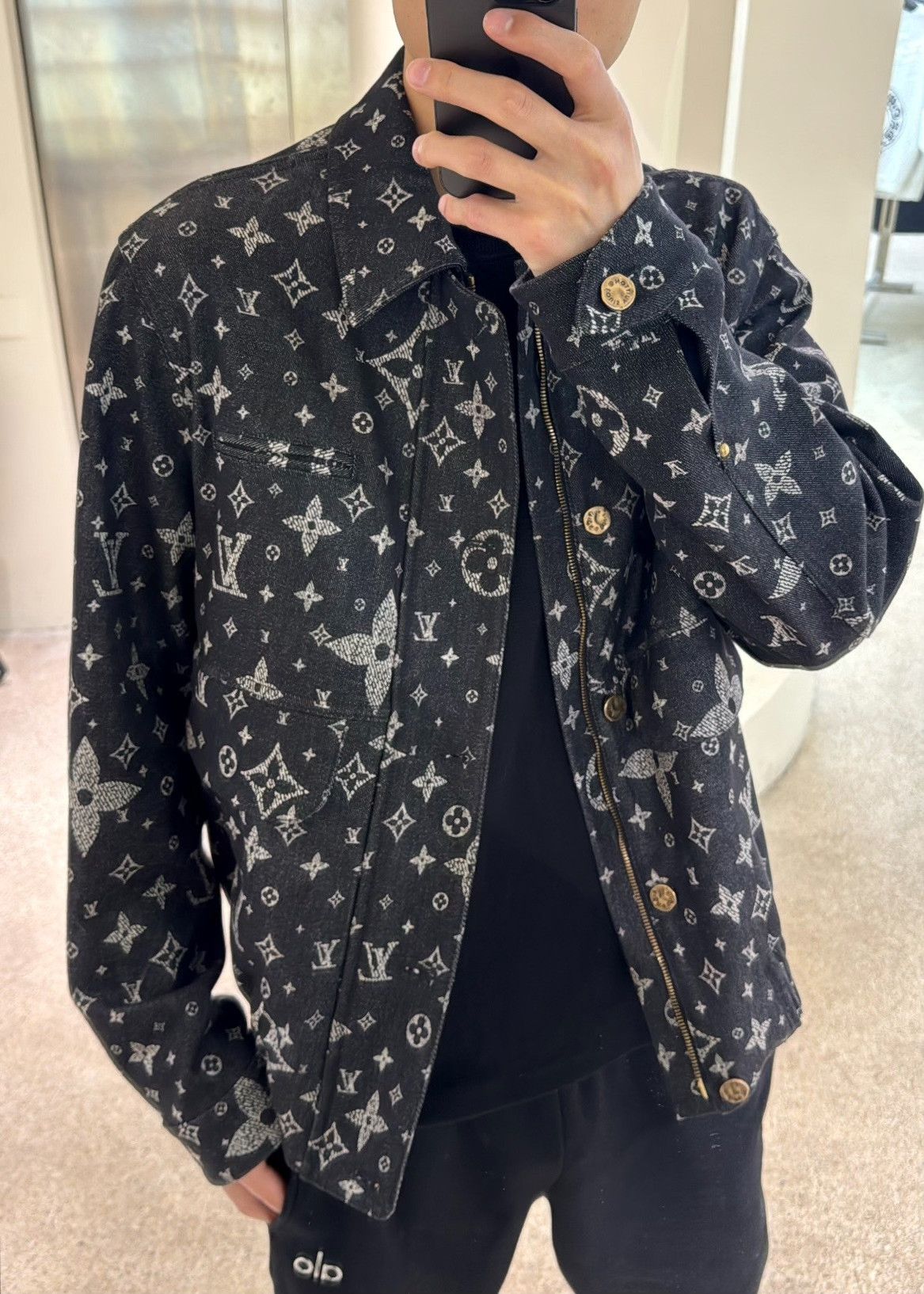 Louis Vuitton Louis Vuitton Retro Light Jacket s Men Size US S / EU 44-46 / 1 - 4 Thumbnail