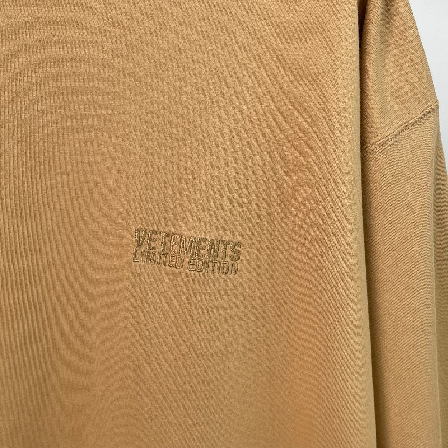Vetements Vetements Retro T-Shirt S Women Size S / US 4 / IT 40 - 4 Thumbnail