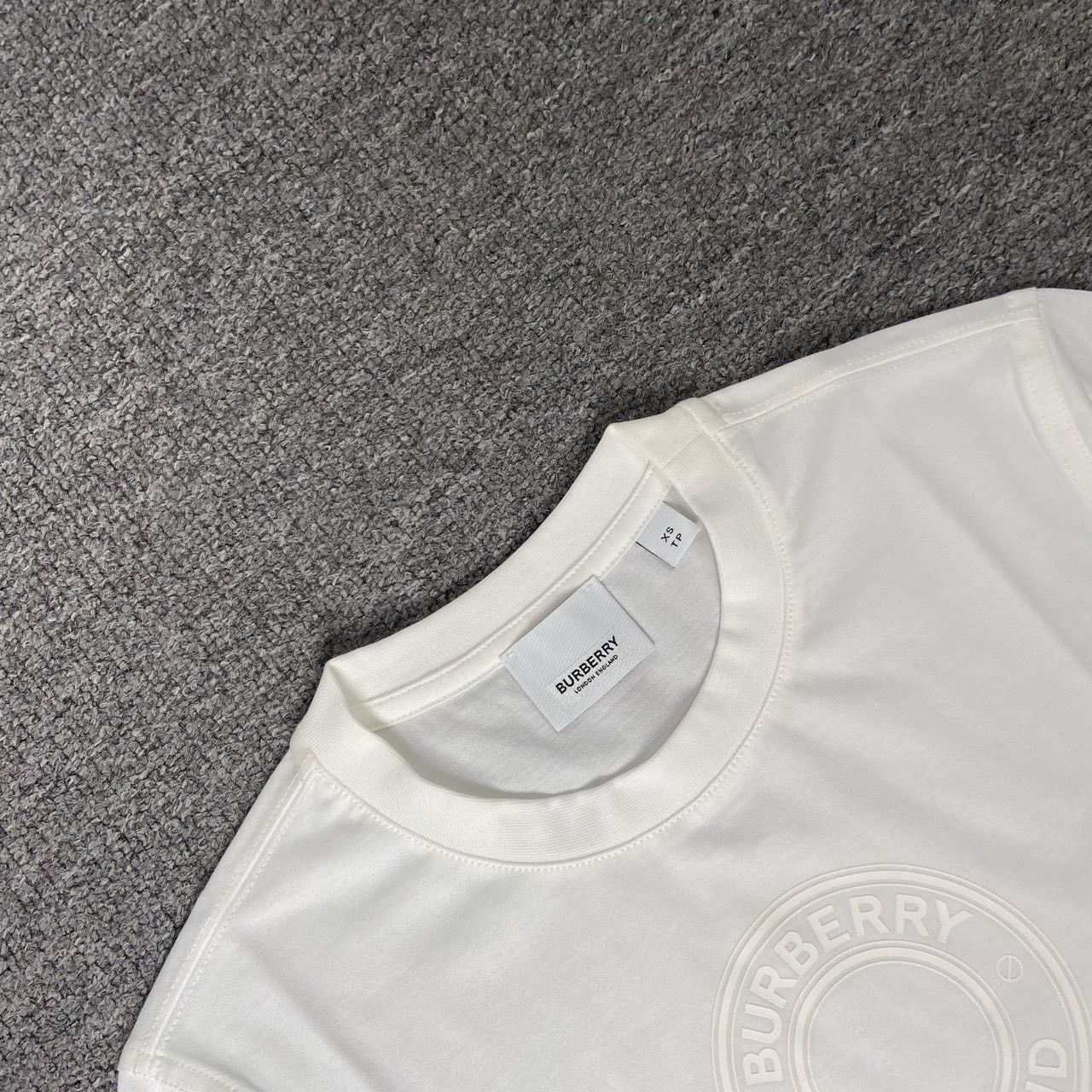 Burberry Burberry Retro White T-Shirt xs Men Size US XS / EU 42 / 0 - 3 Thumbnail