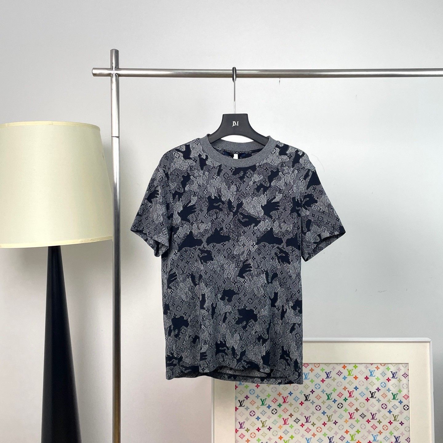 Louis Vuitton Louis Vuitton Camo T-Shirt l Men Size US L / EU 52-54 / 3 - 2 Thumbnail
