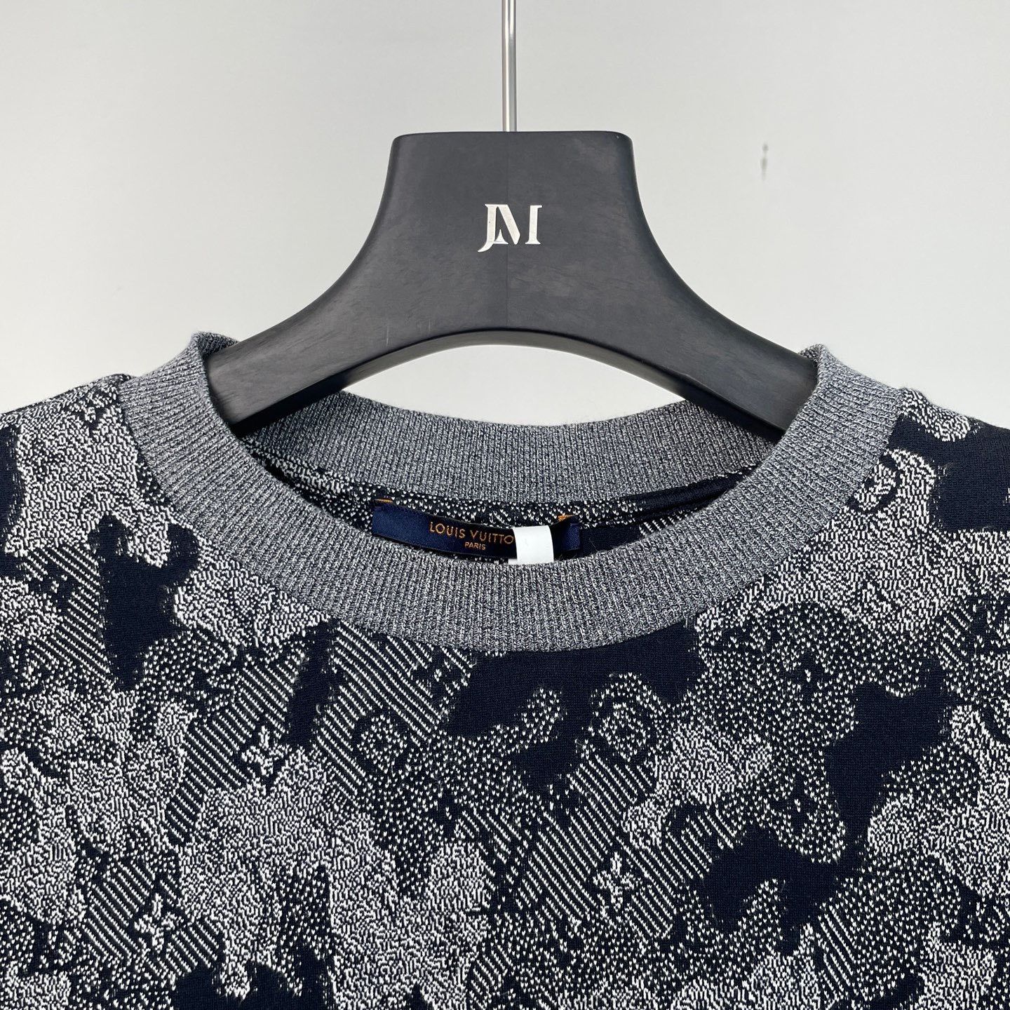 Louis Vuitton Louis Vuitton Camo T-Shirt l Men Size US L / EU 52-54 / 3 - 3 Thumbnail