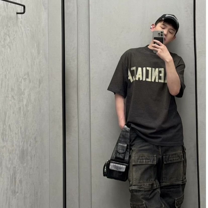 Balenciaga Balenciaga Retro T-Shirt m Men Size US M / EU 48-50 / 2 - 5 Thumbnail